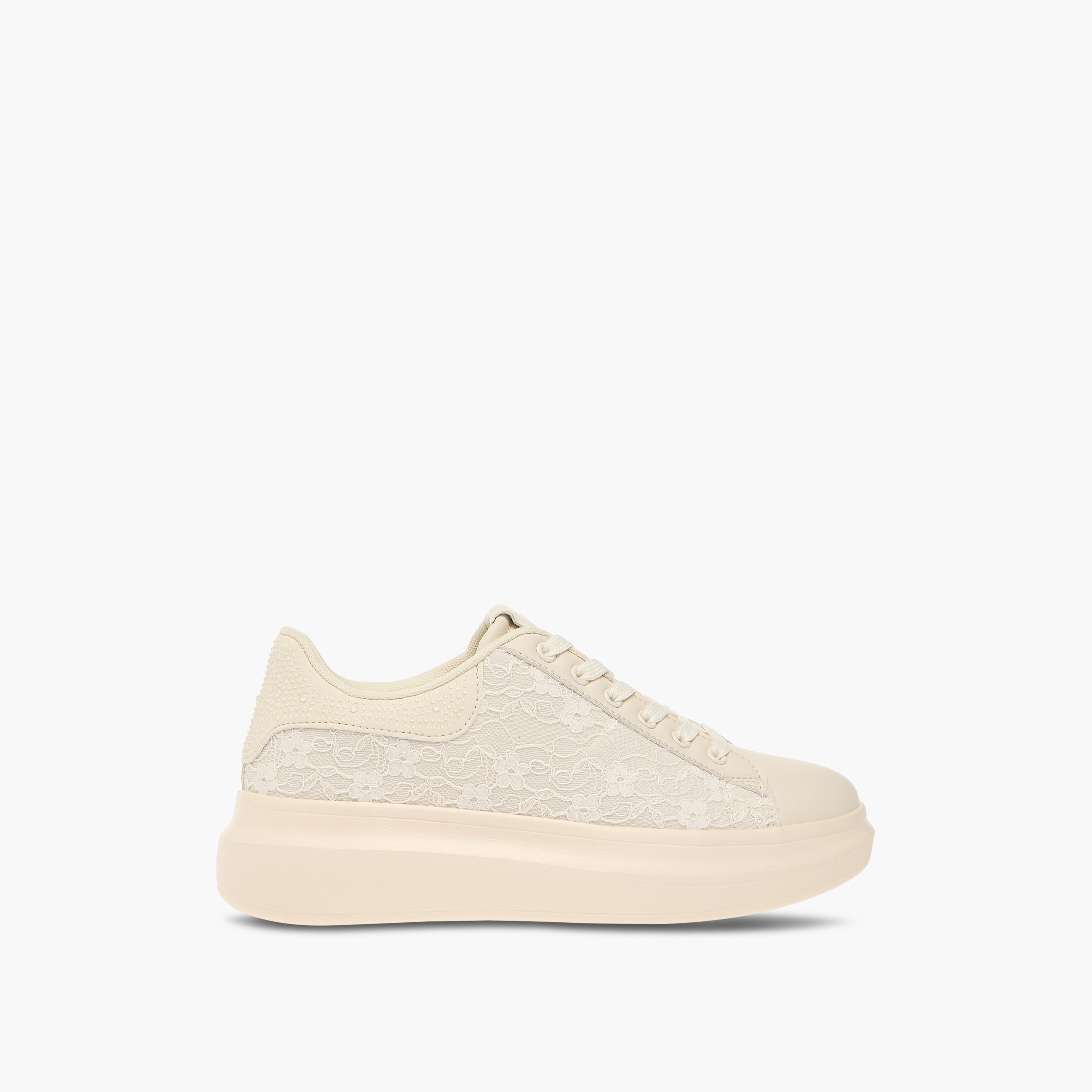 حذاء سنيكرز بدانتيل بارز الملمس ورباط إغلاق للنساء من سيليست-women-shoes-sneakers-image-3