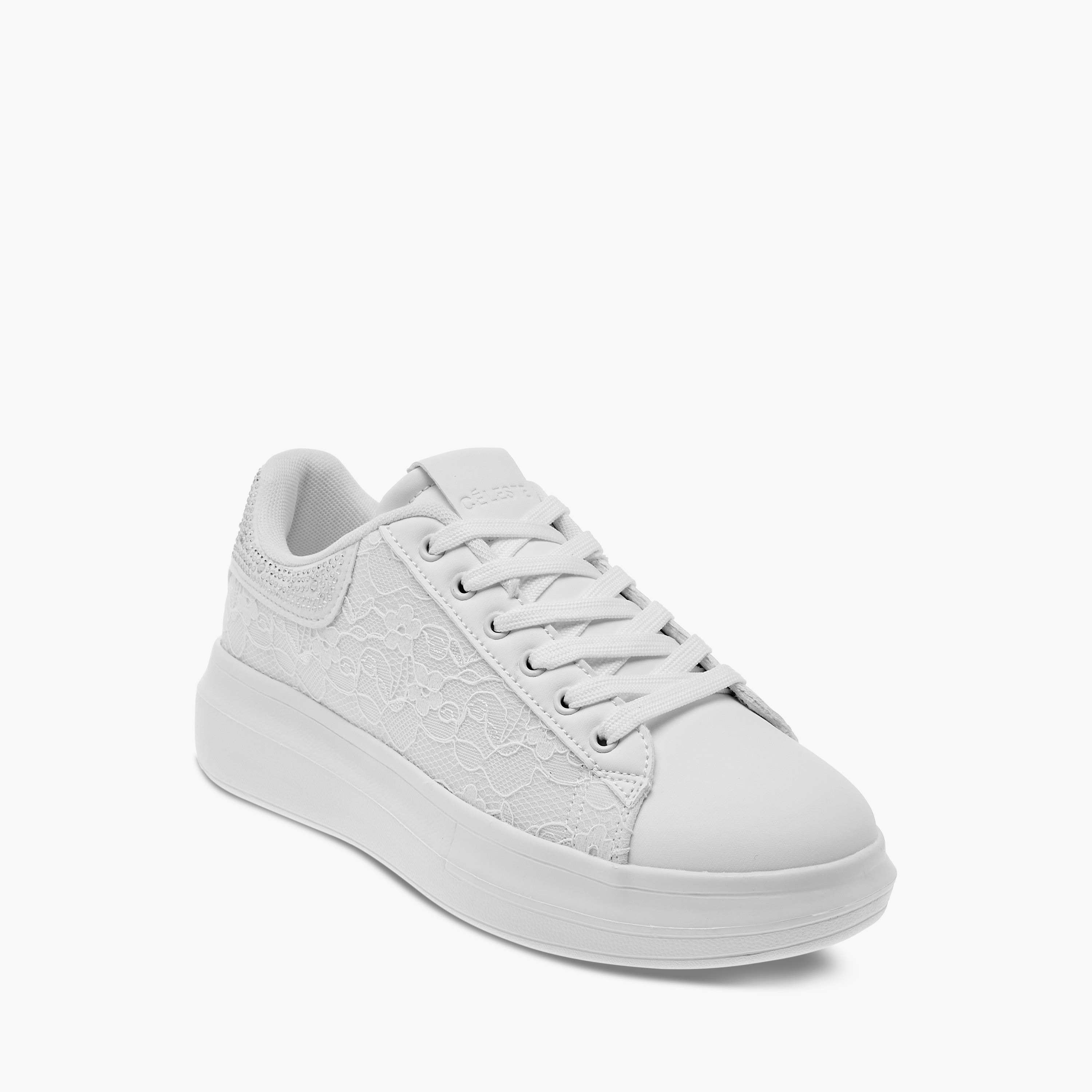 حذاء سنيكرز بدانتيل بارز الملمس ورباط إغلاق للنساء من سيليست-women-shoes-sneakers-image-2