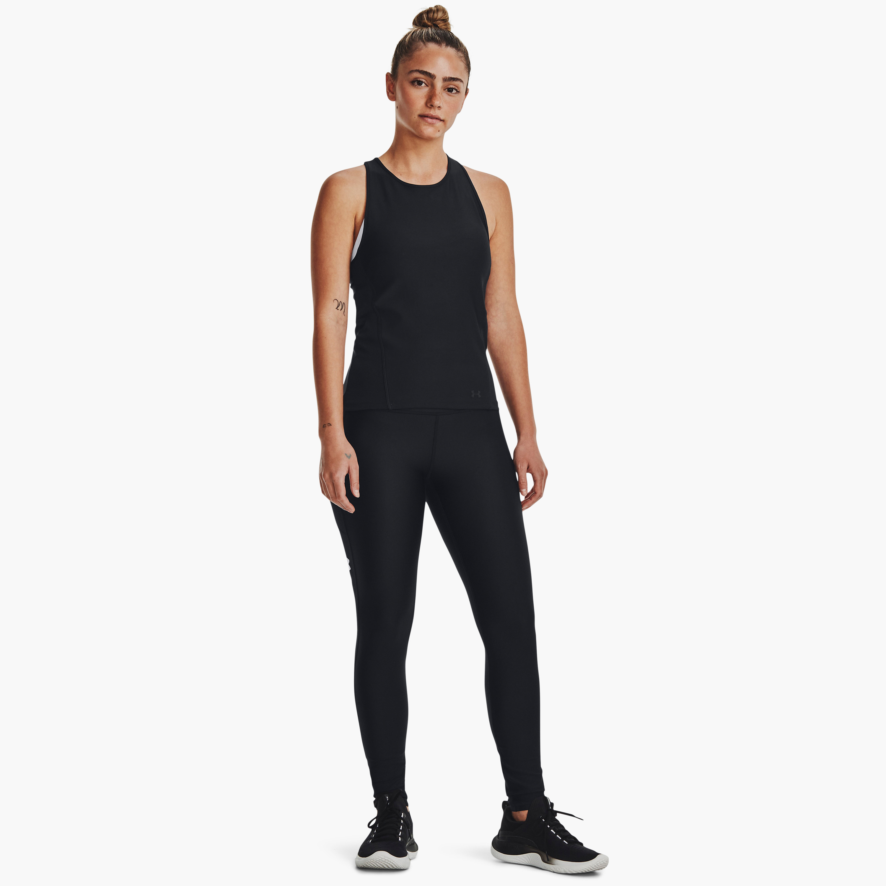 بنطلون ضيقة بخصر مرتفع مطبوع عليه علامة تجارية من اندر ارمر | 1376327-women-clothing-bottoms-leggings-image-2