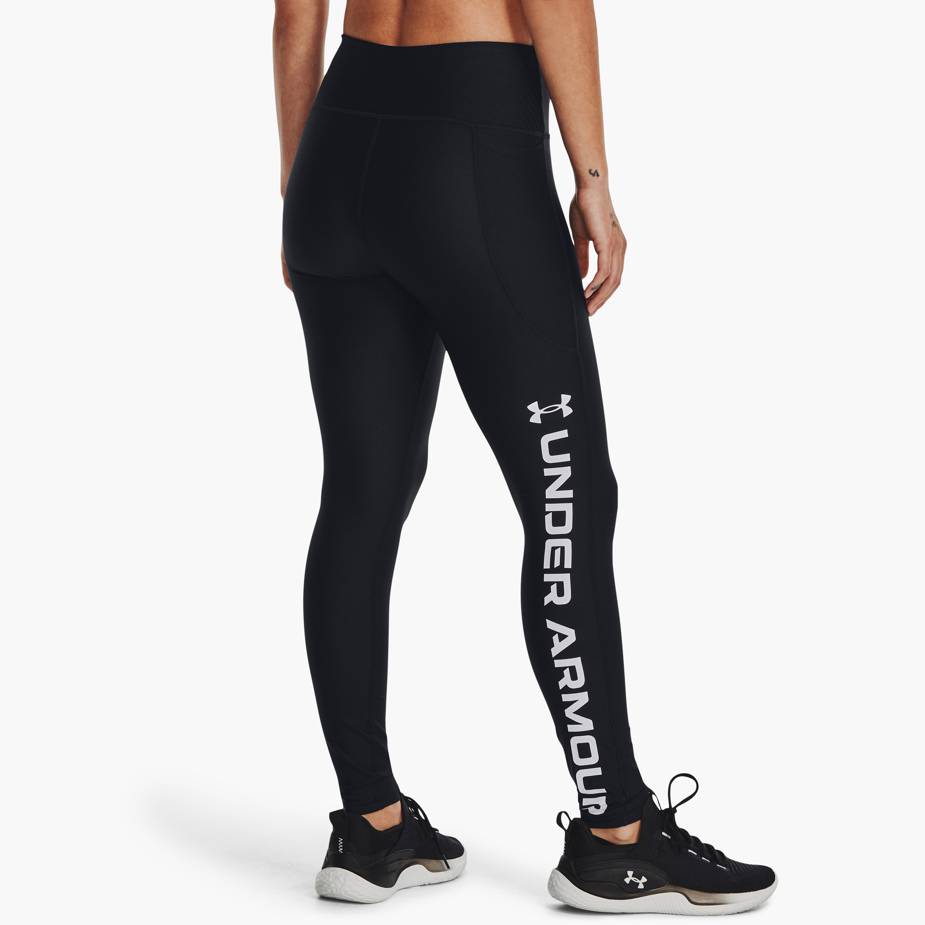 بنطلون ضيقة بخصر مرتفع مطبوع عليه علامة تجارية من اندر ارمر | 1376327-women-clothing-bottoms-leggings-image-4