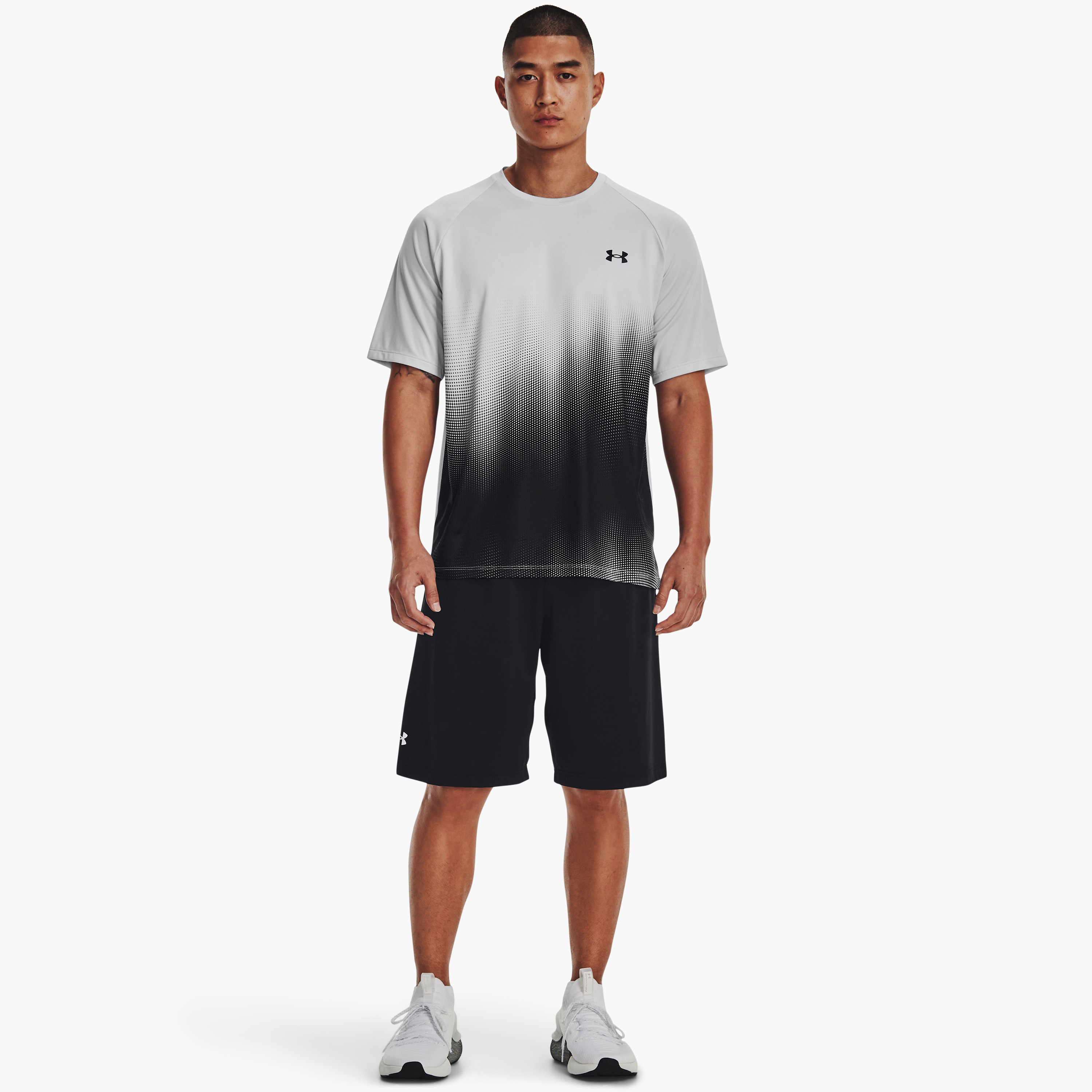 تي شيرت بأكمام قصيرة وياقة دائرية وطبعات من اندر ارمر تيك فيد | 1377053-men-clothing-sportswearandactivewear-tshirtsandpolos-image-2