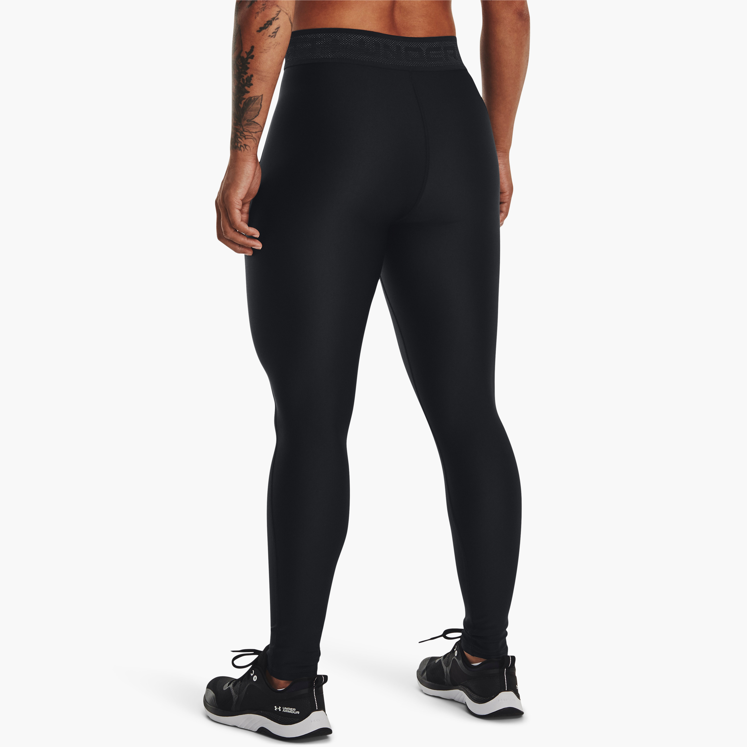 بنطلون ضيق بخصر مرتفع وساق سادة وبطبعة لوجو العلامة التجارية من اندر ارمور | 1377089-women-clothing-bottoms-leggings-image-4