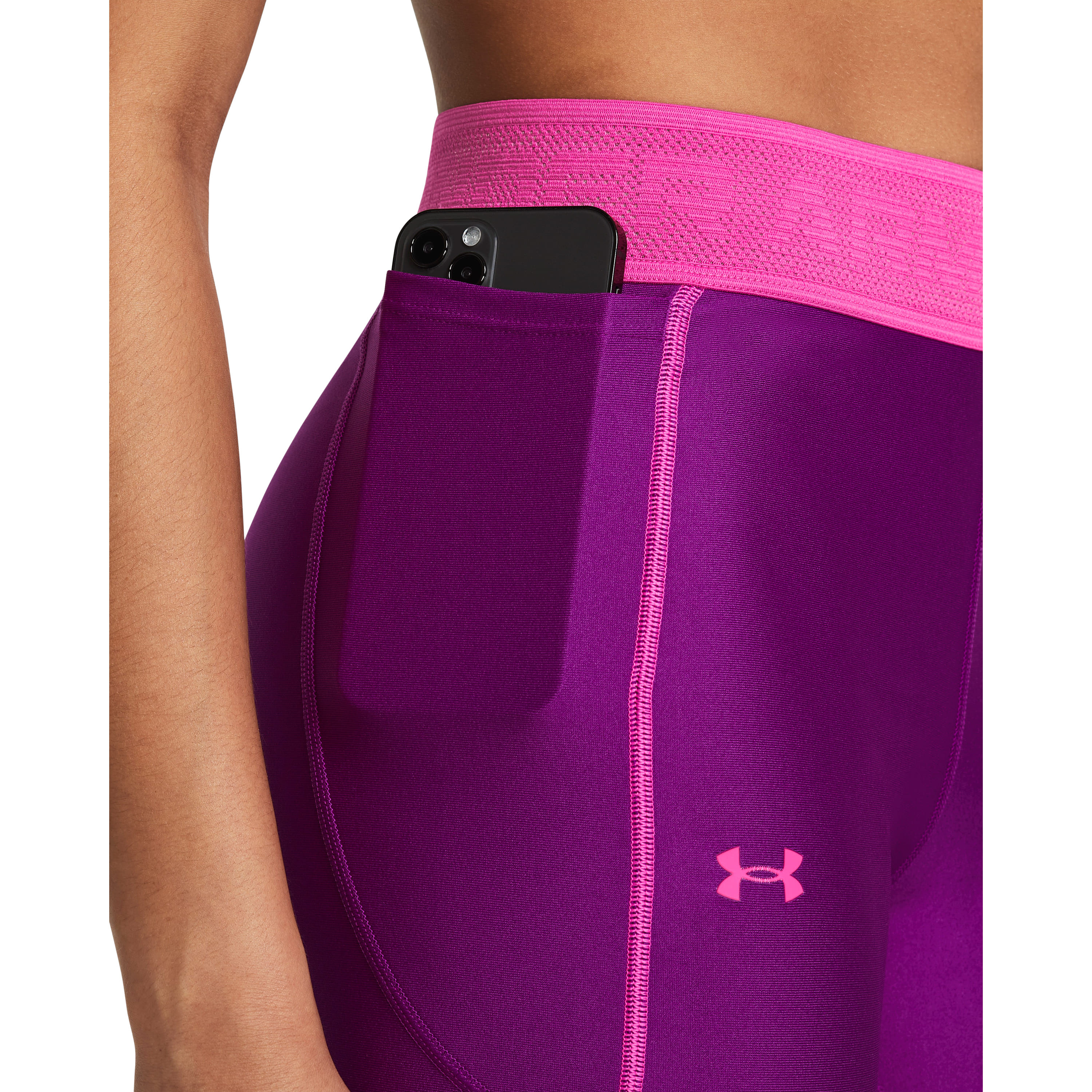 بنطلون ضيق بخصر مرتفع وساق سادة وبطبعة لوجو العلامة التجارية من اندر ارمور | 1377089-women-clothing-bottoms-leggings-image-8