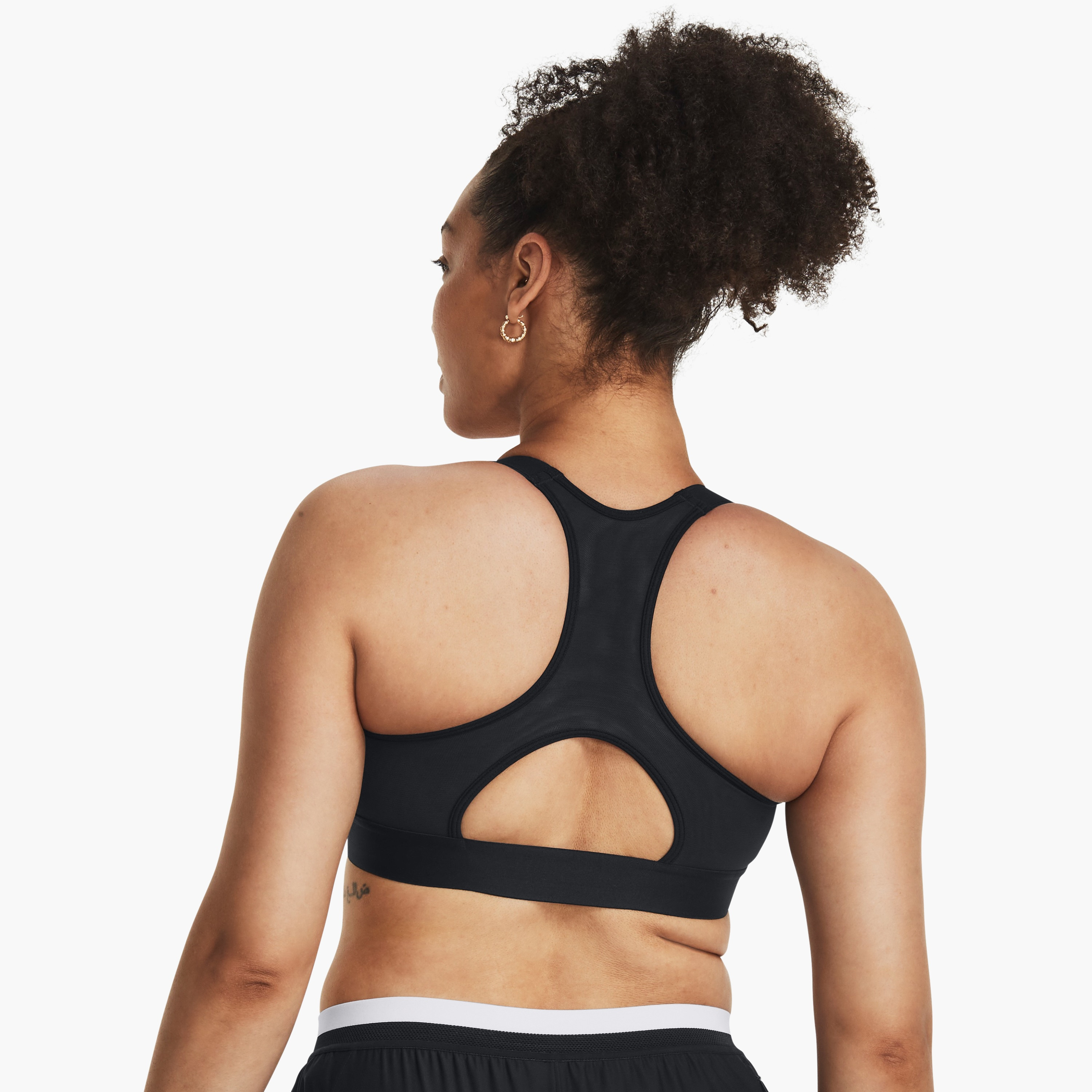 حمالة صدر رياضية بدون أكمام بفتحة رقبة عالية وشعار أتش جي من اندر ارمور | 1379195-women-clothing-sportswearandactivewear-sportsbras-image-11