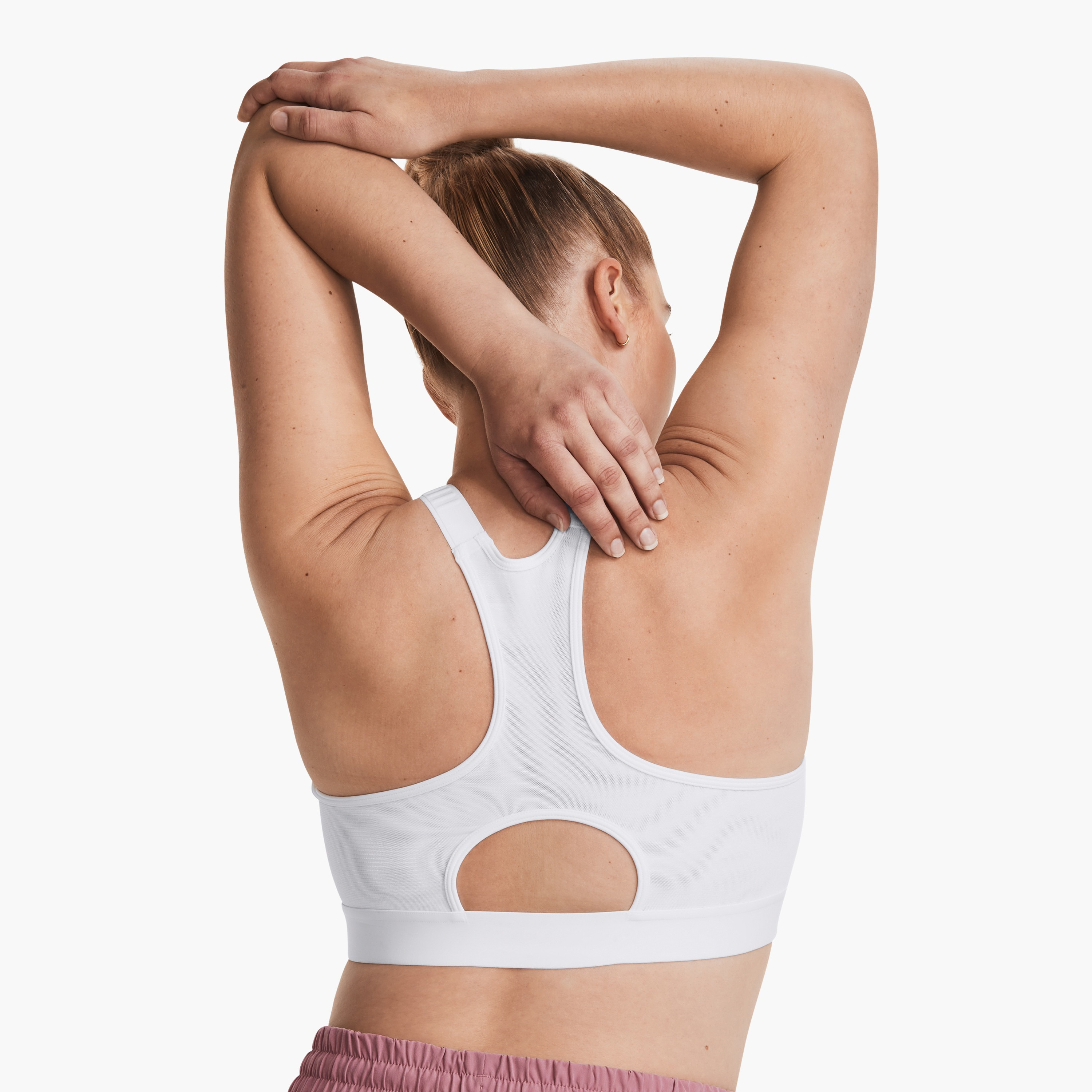 حمالة صدر رياضية بدون أكمام بفتحة رقبة عالية وشعار أتش جي من اندر ارمور | 1379195-women-clothing-sportswearandactivewear-sportsbras-image-14