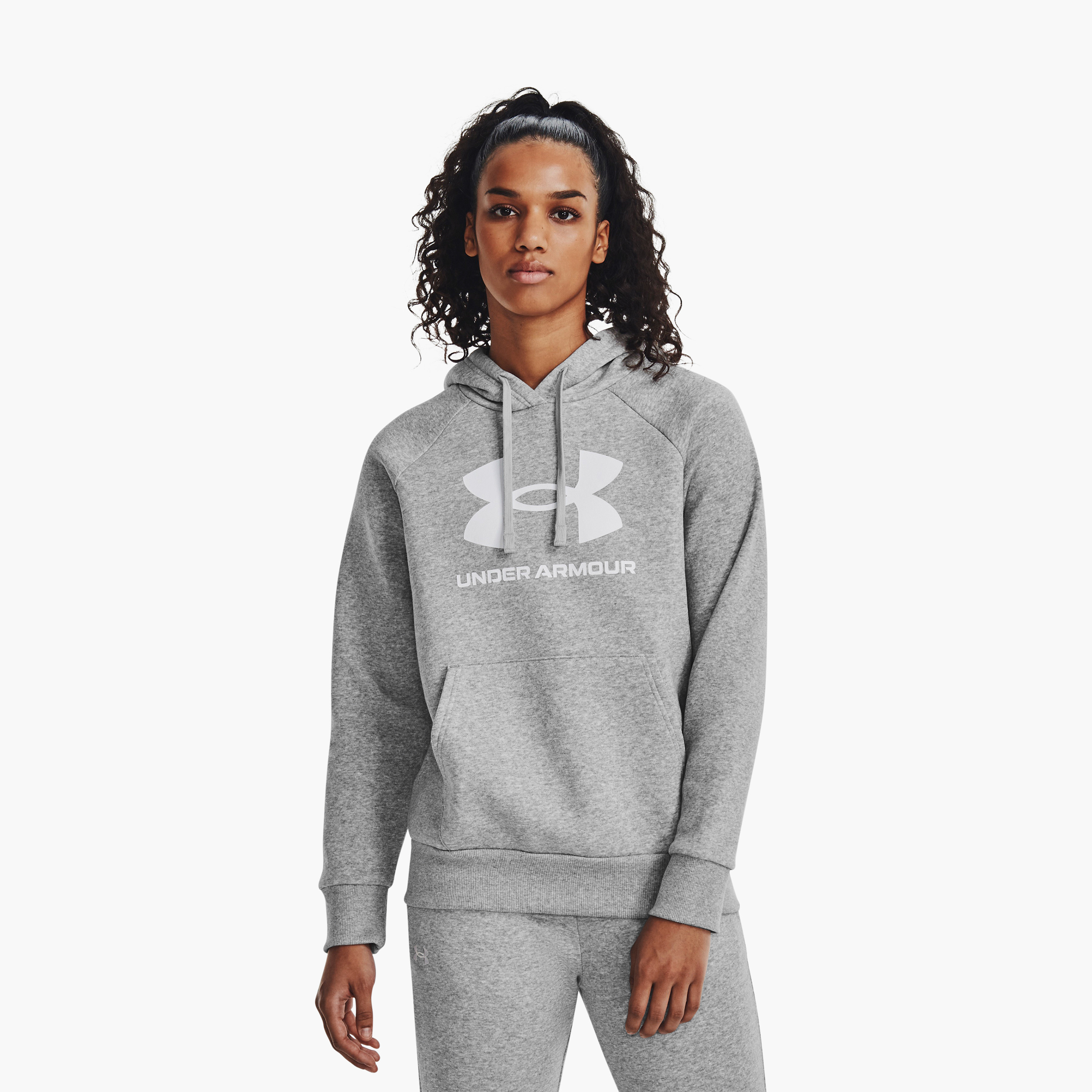 أندر آرمور- هودي نسائي   بشعار Rival Fleece كبير 1379501 | OE-sports-women-clothing-hoodiesandsweatshirts-image-1