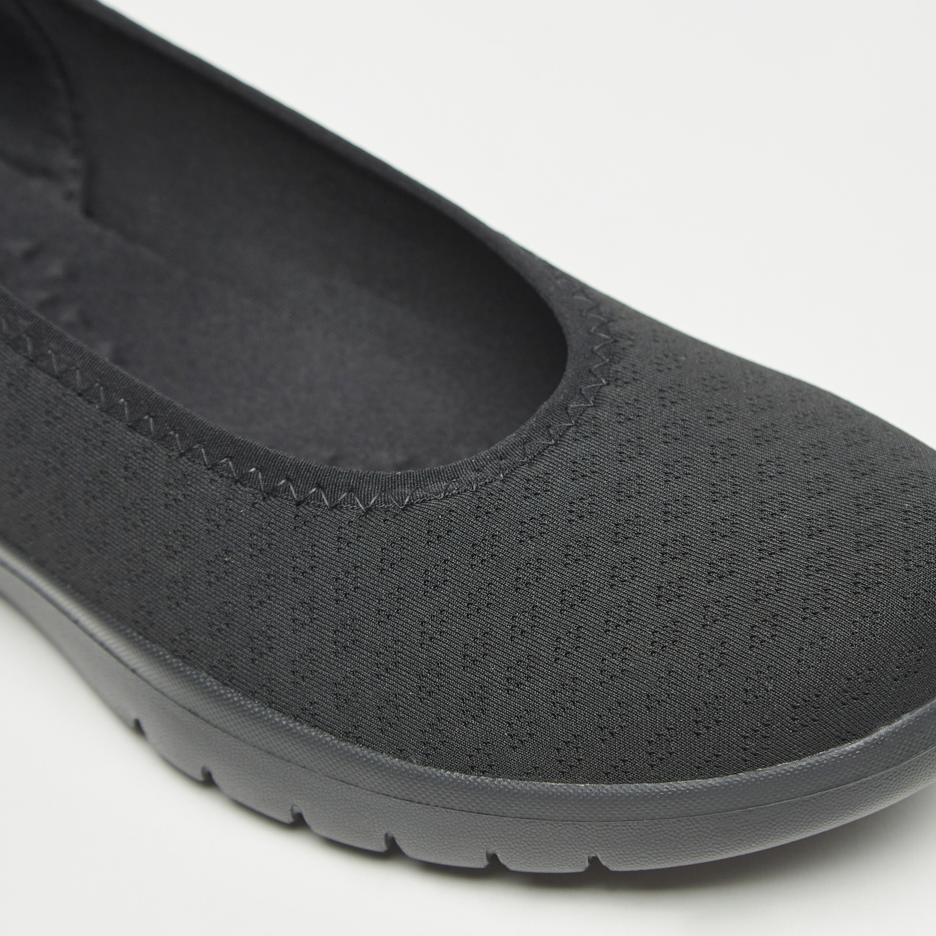 سكيتشرز حذاء مشي أون ذا جو فليكس ميموري فوم للنساء 138360-BBK | OE-women-shoes-sneakers-image-4