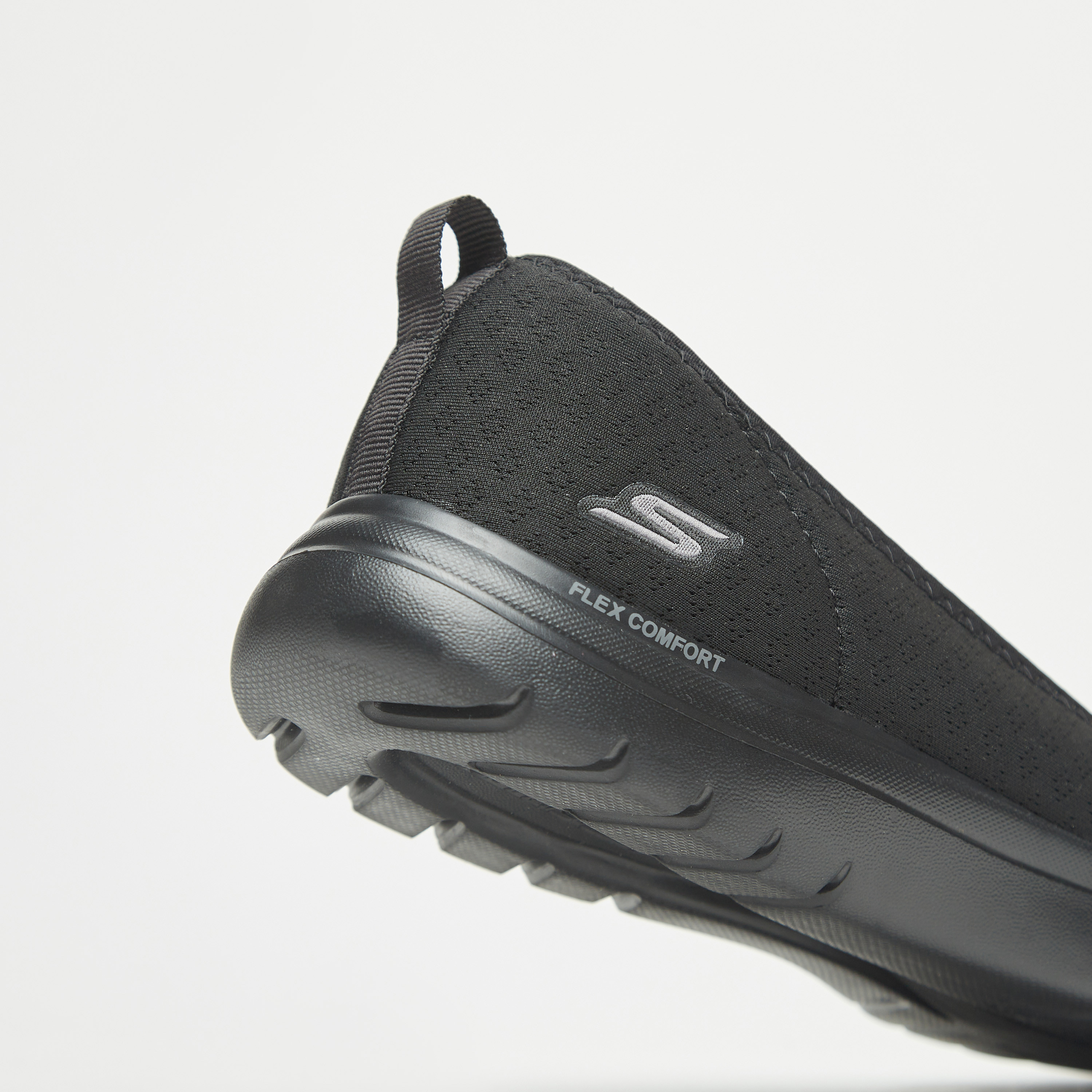 سكيتشرز حذاء مشي أون ذا جو فليكس ميموري فوم للنساء 138360-BBK | OE-women-shoes-sneakers-image-3