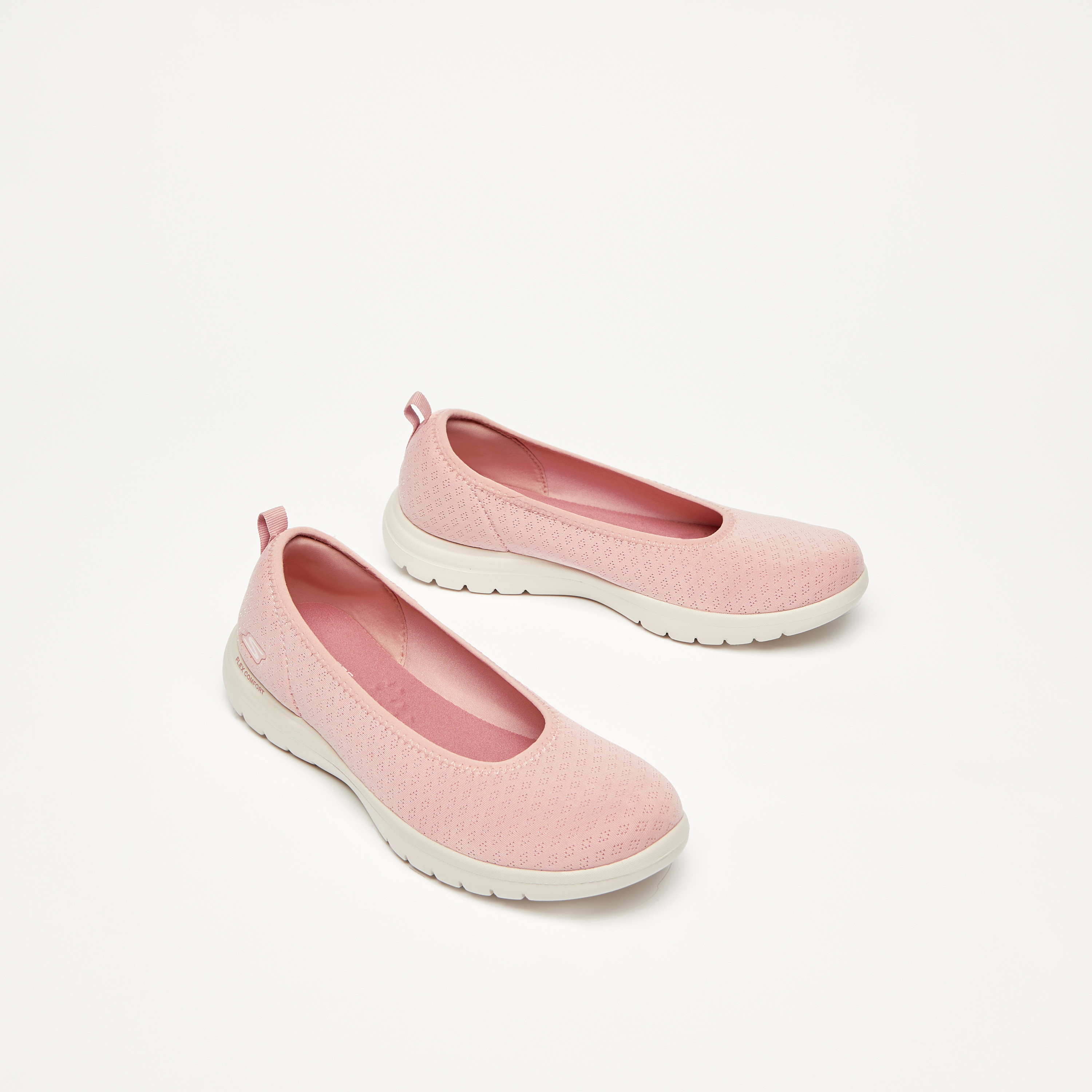 سكيتشرز حذاء مشي أون ذا جو فليكس ميموري فوم للنساء 138360-BBK | OE-women-shoes-sneakers-image-2