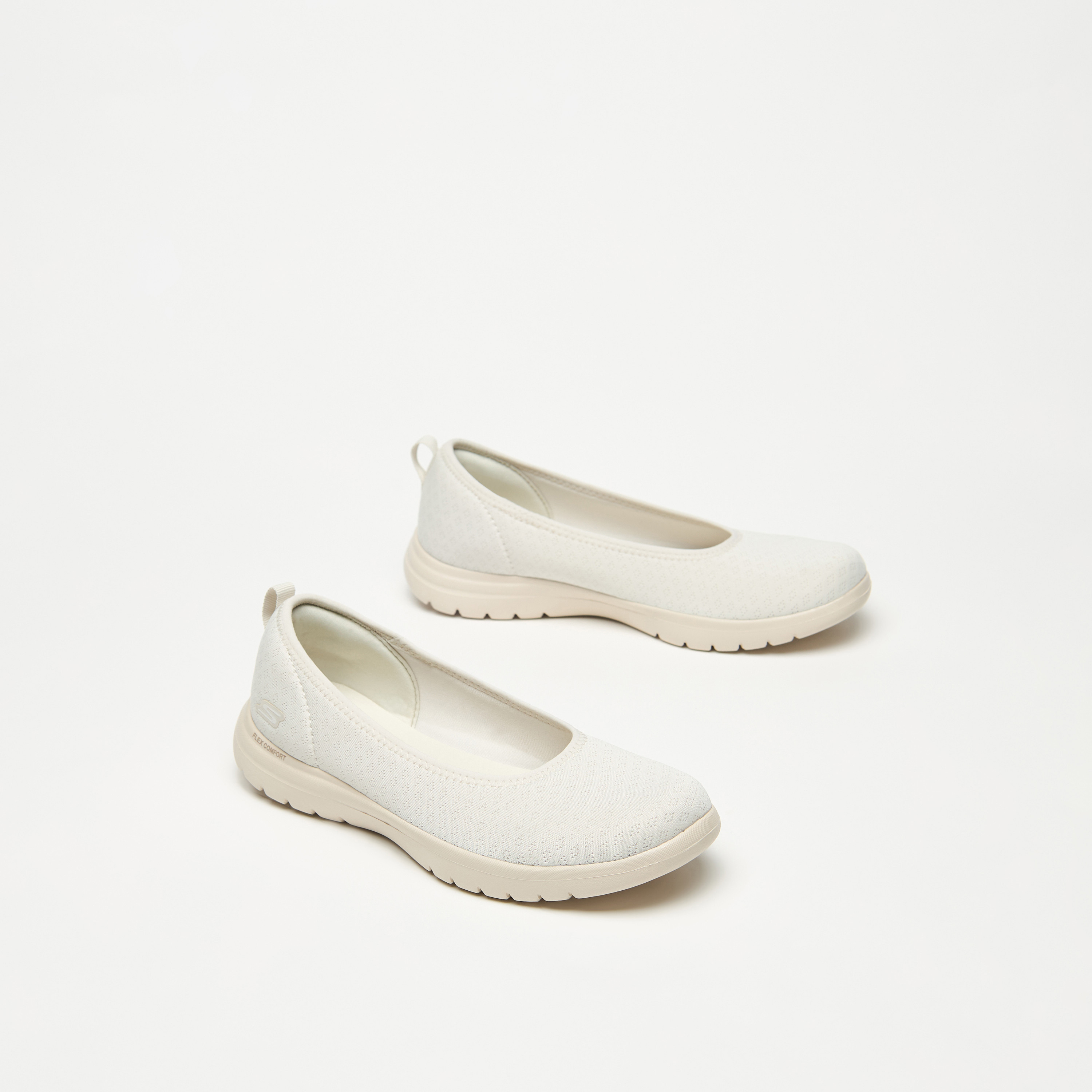 سكيتشرز حذاء مشي أون ذا جو فليكس ميموري فوم للنساء 138360-BBK | OE-women-shoes-ballerinas-image-17