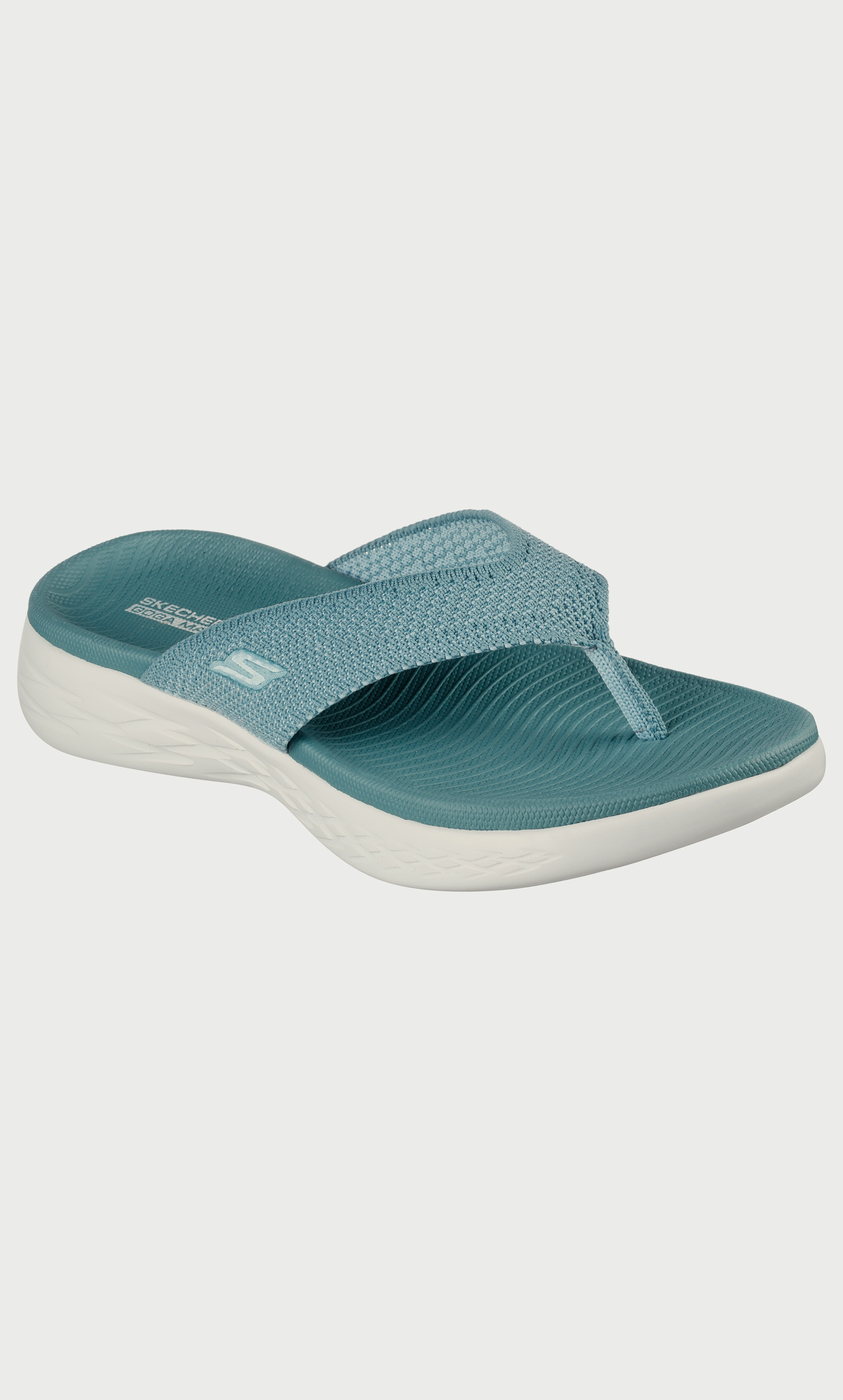 فليب فلوبز من سكيتشرز اون ذا جو للنساء مع غوغا مات 140703-women-shoes-flipflopsandslides-image-5