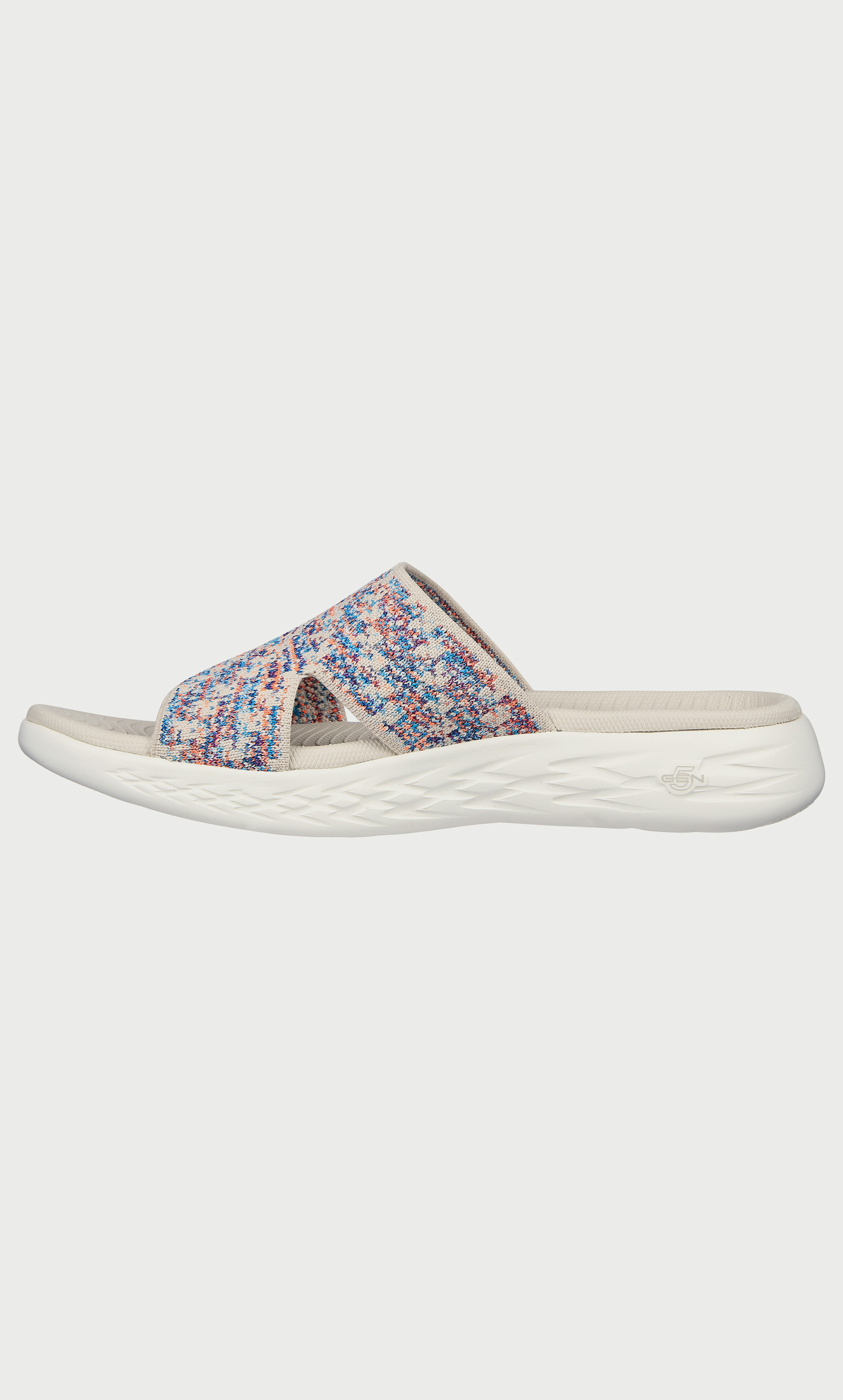 سلايد صندل من سكيتشرز اون ذا جو للنساء مع غوغا مات 140731-women-shoes-sandals-flats-image-2