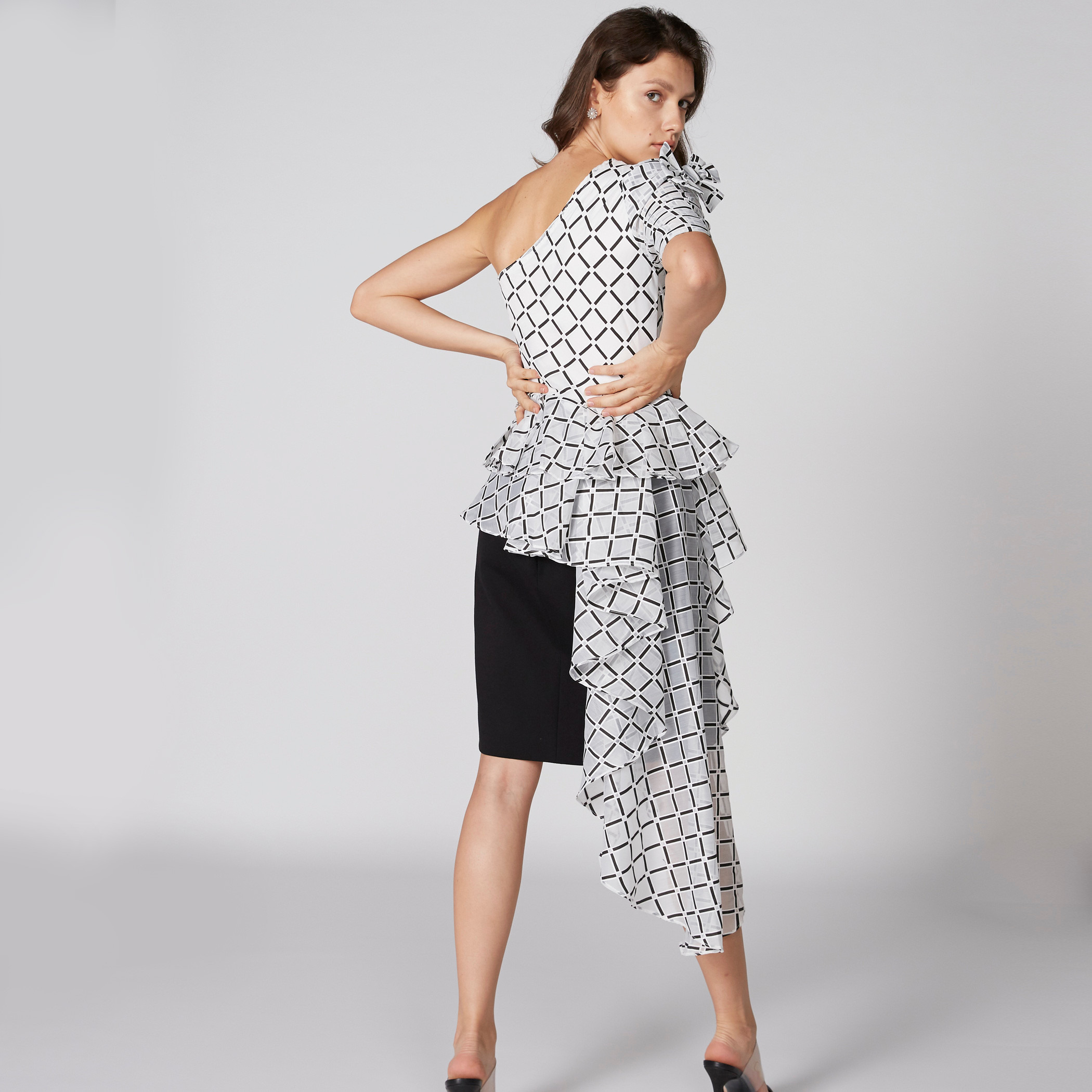 elle peplum top