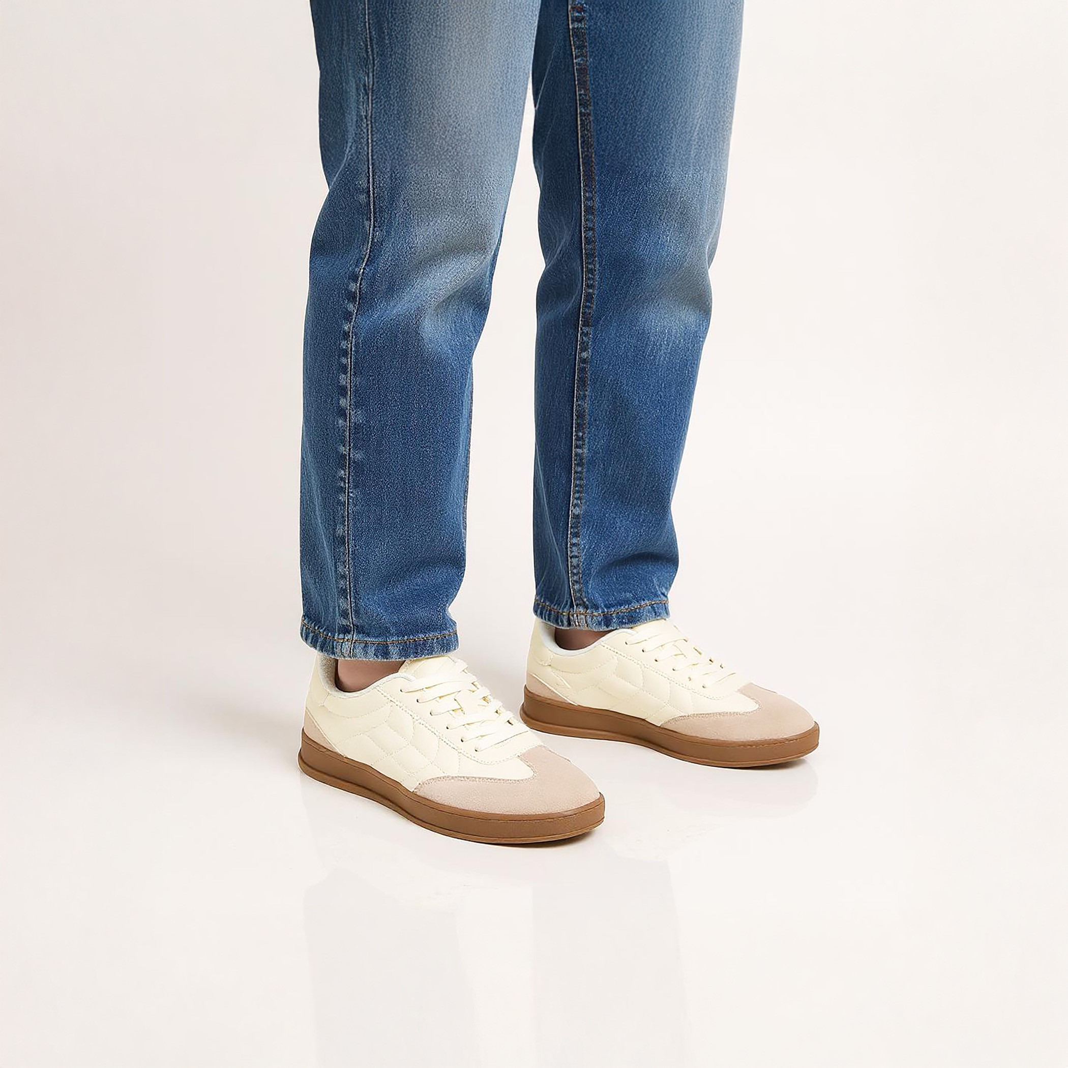 حذاء سنيكرز برباط إغلاق من داش-women-shoes-sneakers-image-3