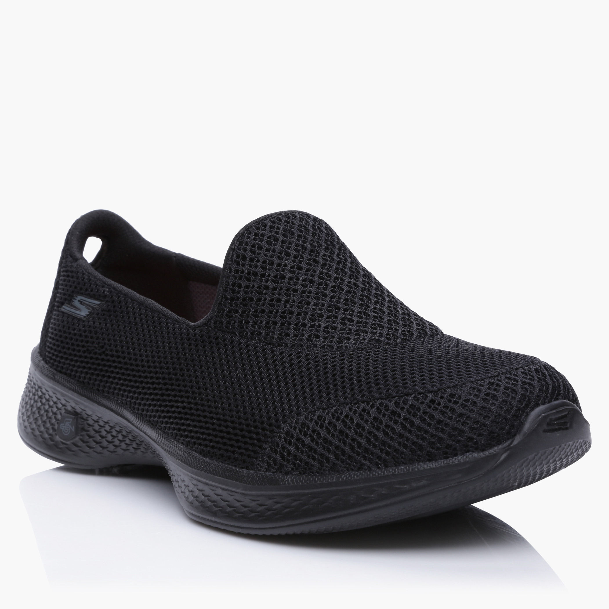 حذاء سهل الارتداء من سكيتشرز-men-shoes-shoecare-image-2