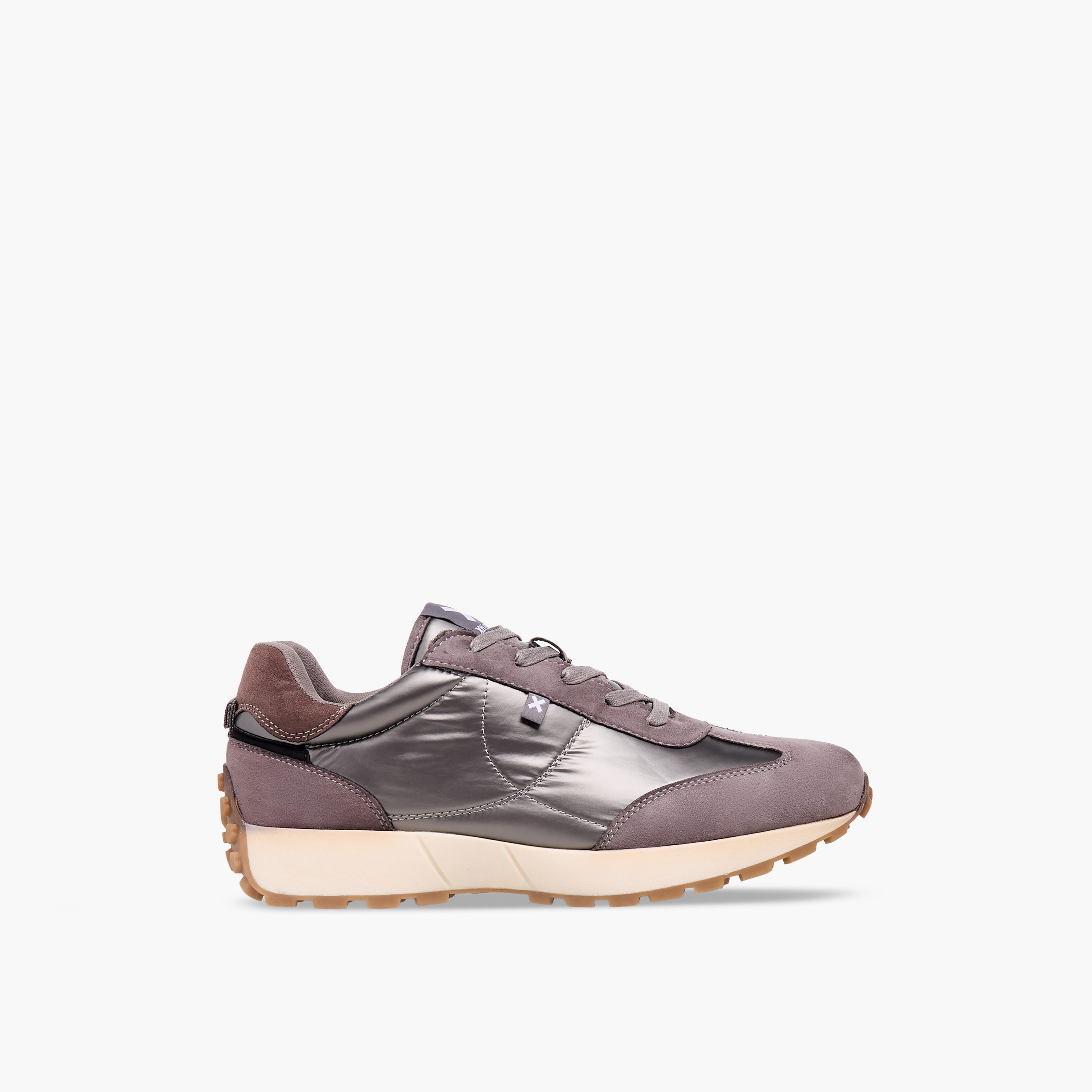 حذاء سنيكرز نسائي برقبة كاحل برباط وتصميم معدني من إكس تي آي-women-shoes-sneakers-image-3