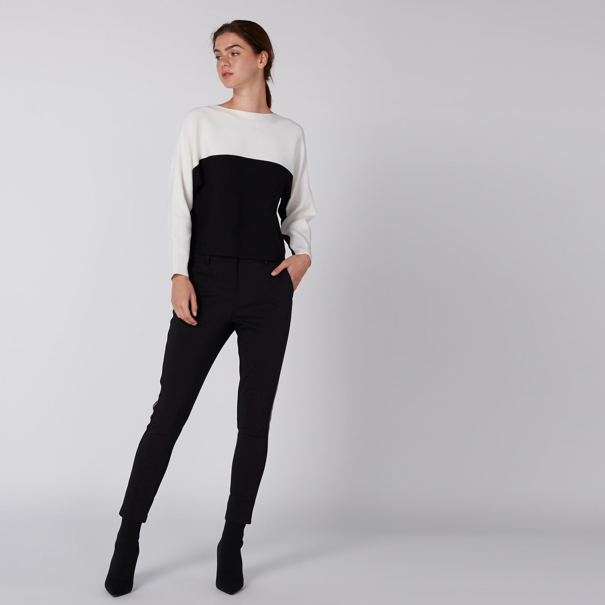 Buy Women s Elle Ribbed Sweater with Long Sleeves Online Centrepoint Bahrain