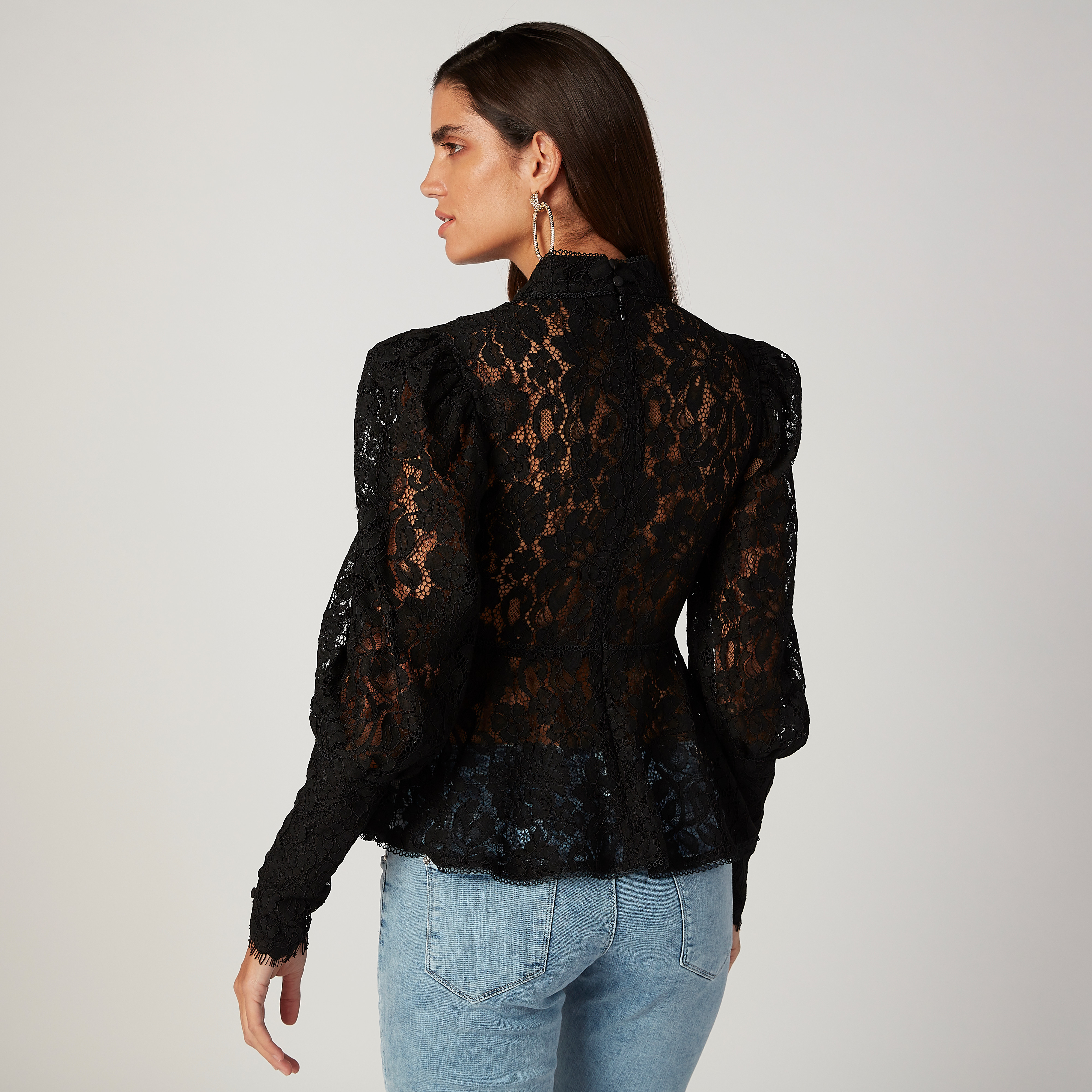 بلوزة دانتيل بياقة عالية وأكمام طويلة من إيل-women-clothing-shirtsandblouses-blouses-image-4