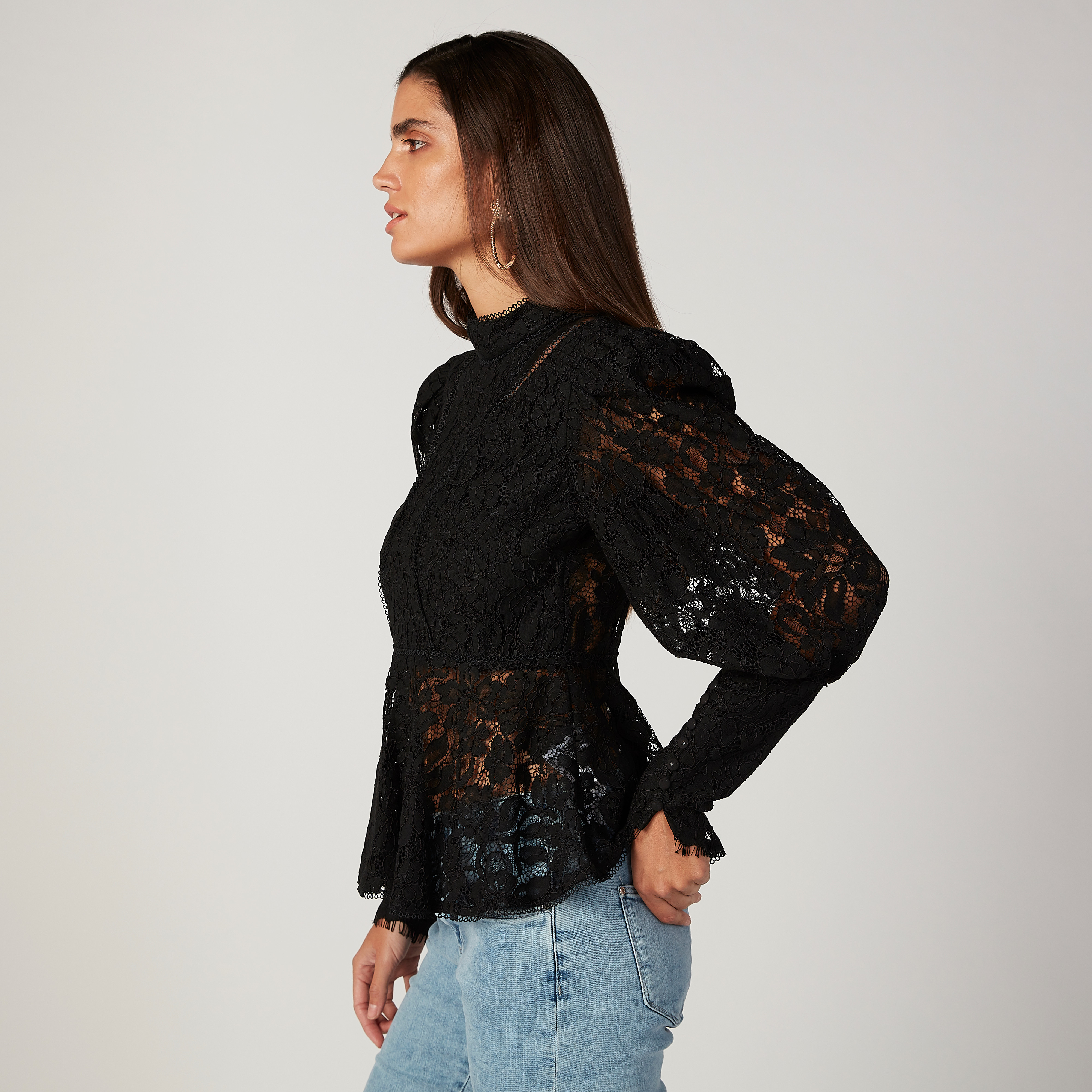 بلوزة دانتيل بياقة عالية وأكمام طويلة من إيل-women-clothing-shirtsandblouses-blouses-image-5