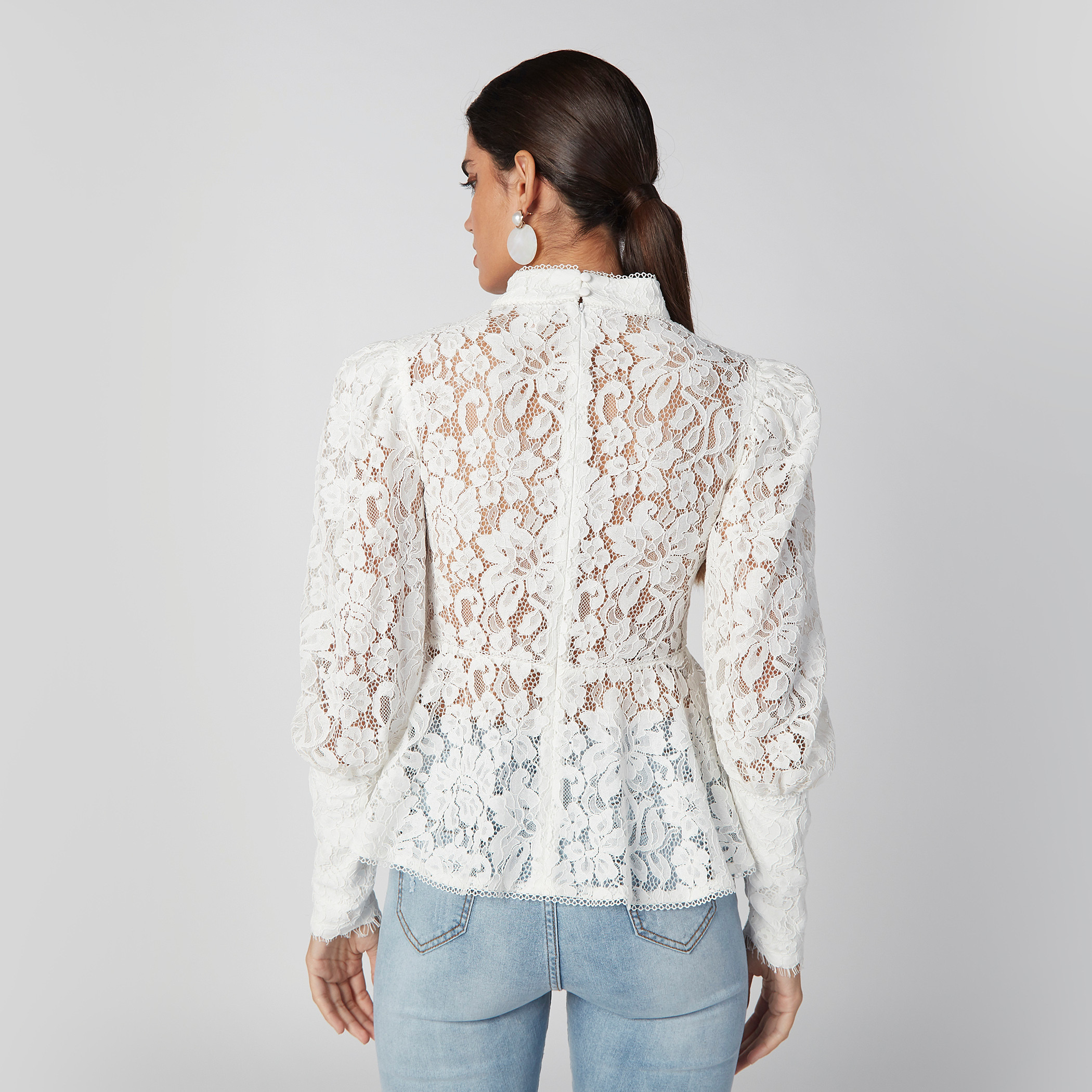 بلوزة دانتيل بياقة عالية وأكمام طويلة من إيل-women-clothing-shirtsandblouses-blouses-image-9