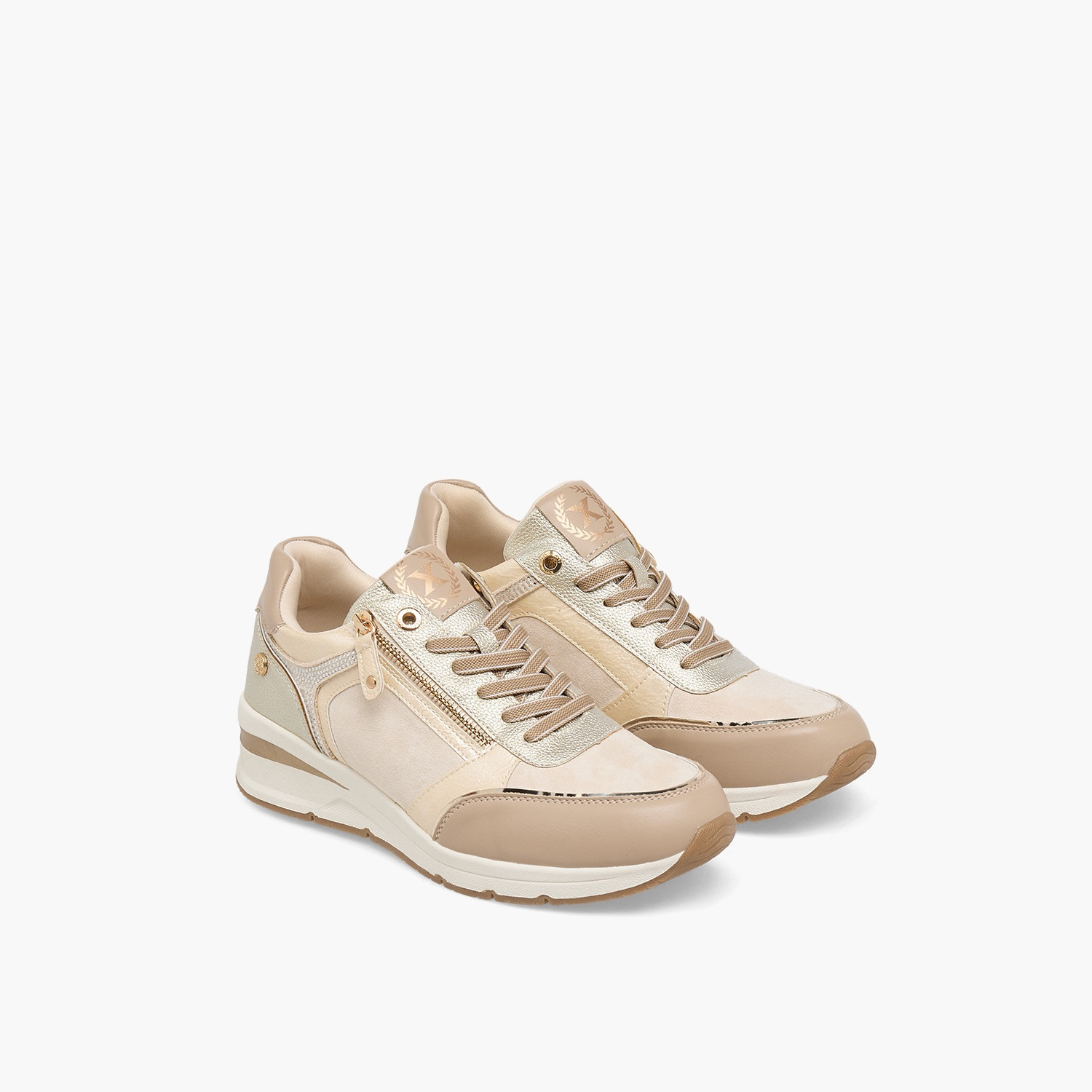 حذاء سنيكرز نسائي برقبة كاحل بكعب إسفين وتصميم معدني من إكس تي آي-women-shoes-sneakers-image-1