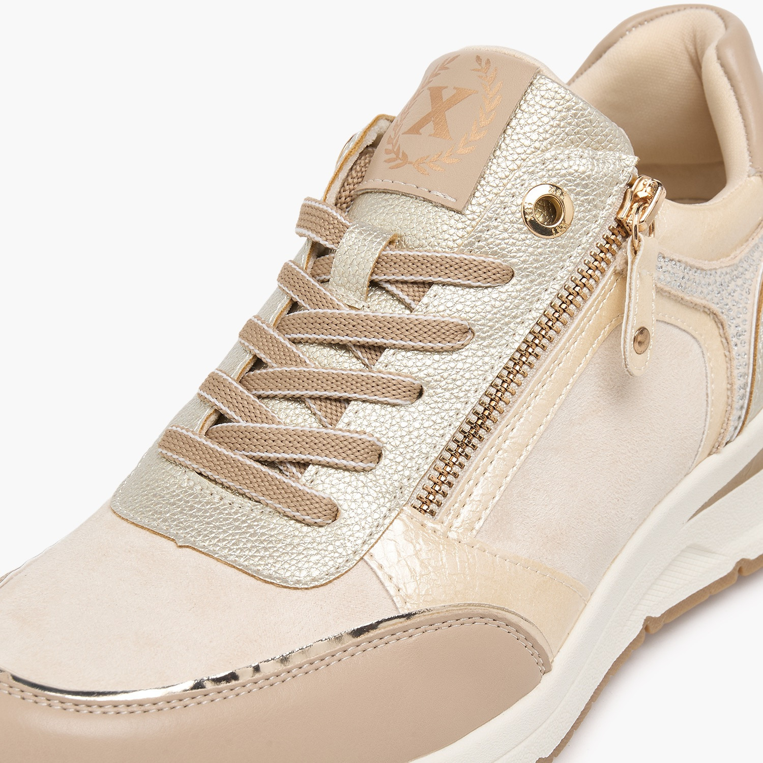 حذاء سنيكرز نسائي برقبة كاحل بكعب إسفين وتصميم معدني من إكس تي آي-women-shoes-sneakers-image-4