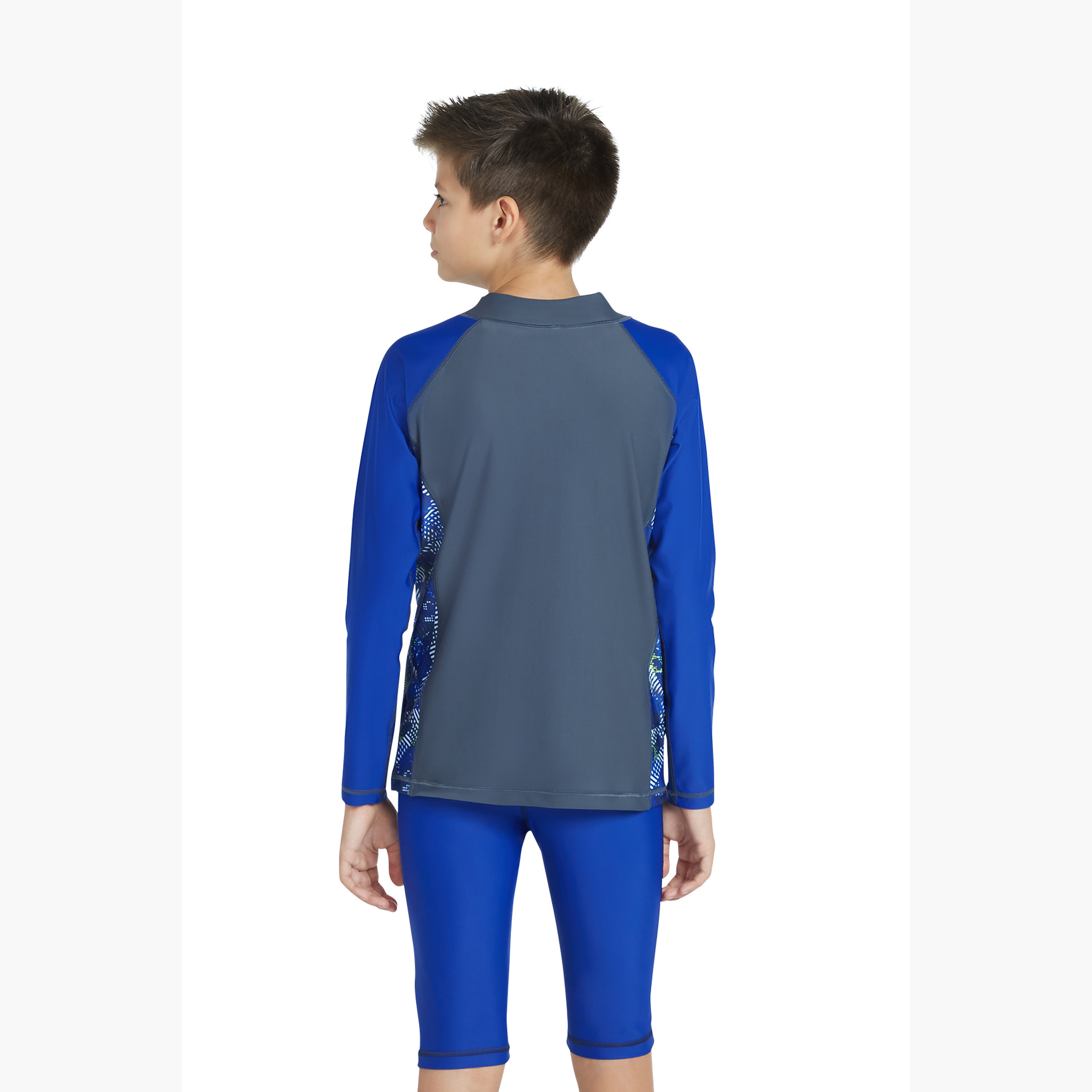واقي الراش جارد بأكمام طويلة من كويغا بويز - ألواح جانبية من AOP بخطوط رمادية زرقاء-boys-clothing-sportswear-swimwear-image-4