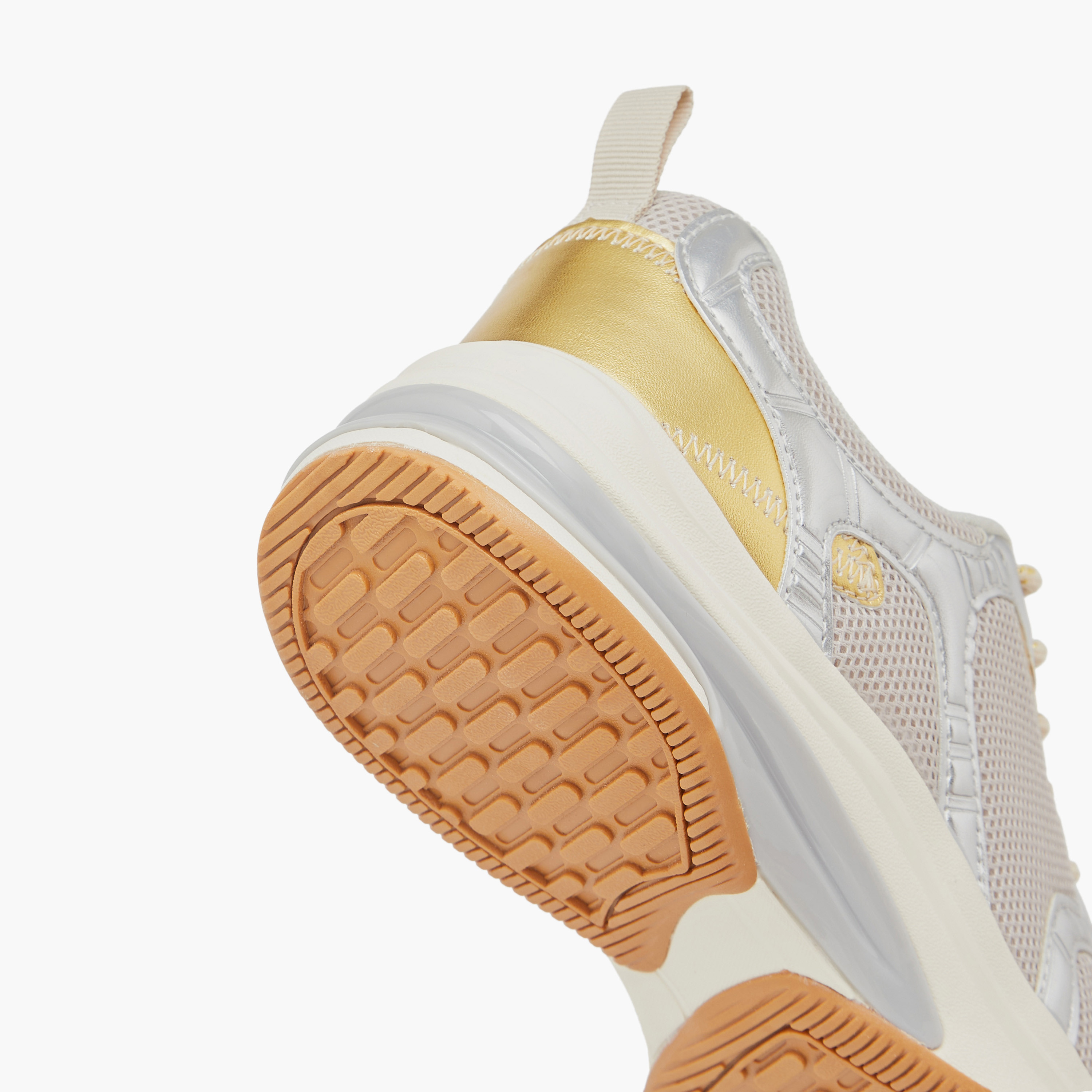 حذاء سنيكرز بألواح ورباط إغلاق من ميسي-women-shoes-sneakers-image-5