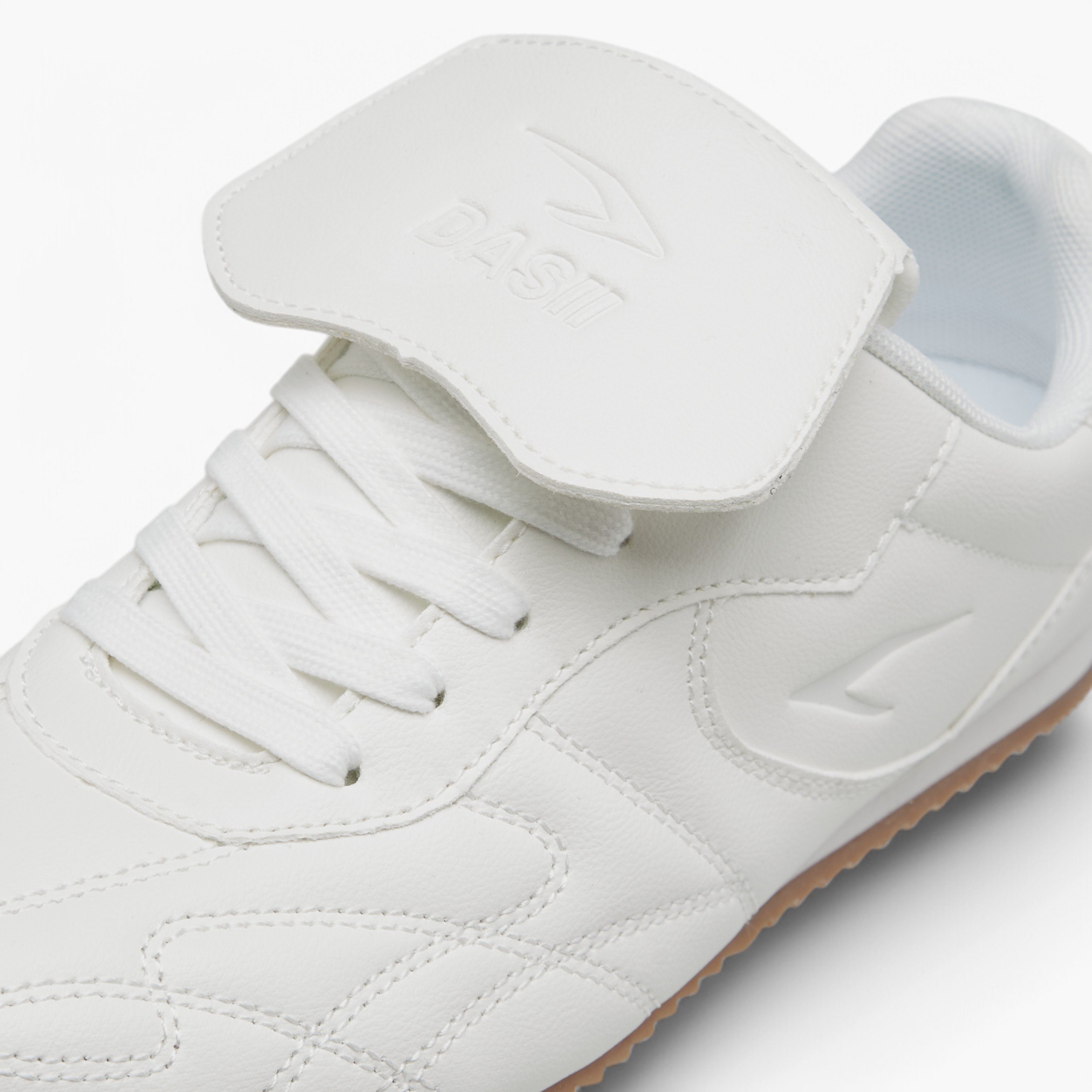 حذاء سنيكرز برباط إغلاق ولمسة زينة من داش-women-shoes-sneakers-image-4