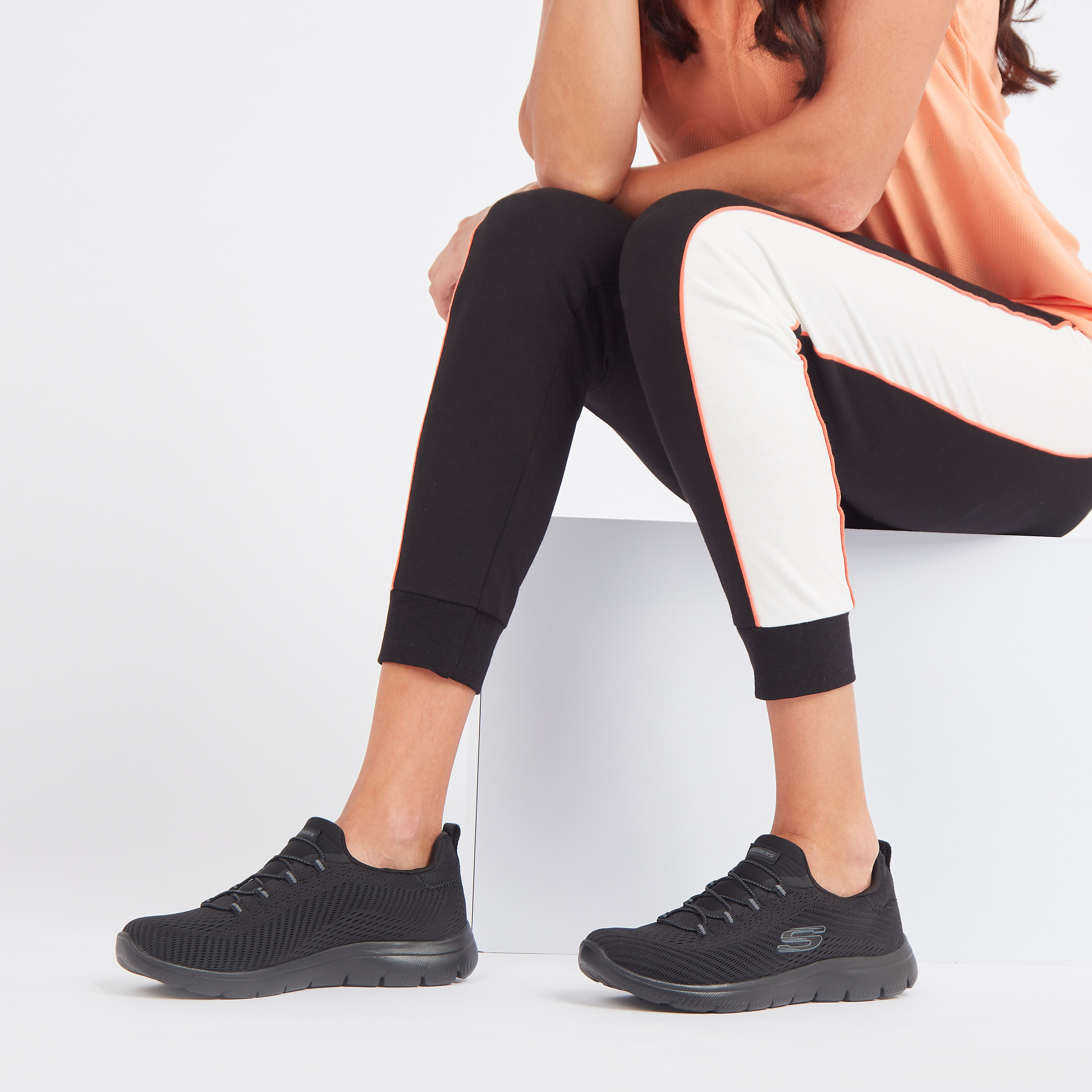 حذاء تدريب سهل الارتداء ساميتس برباط للنساء من سكتشرز - 149036-BBK-sports-women-shoes-image-2