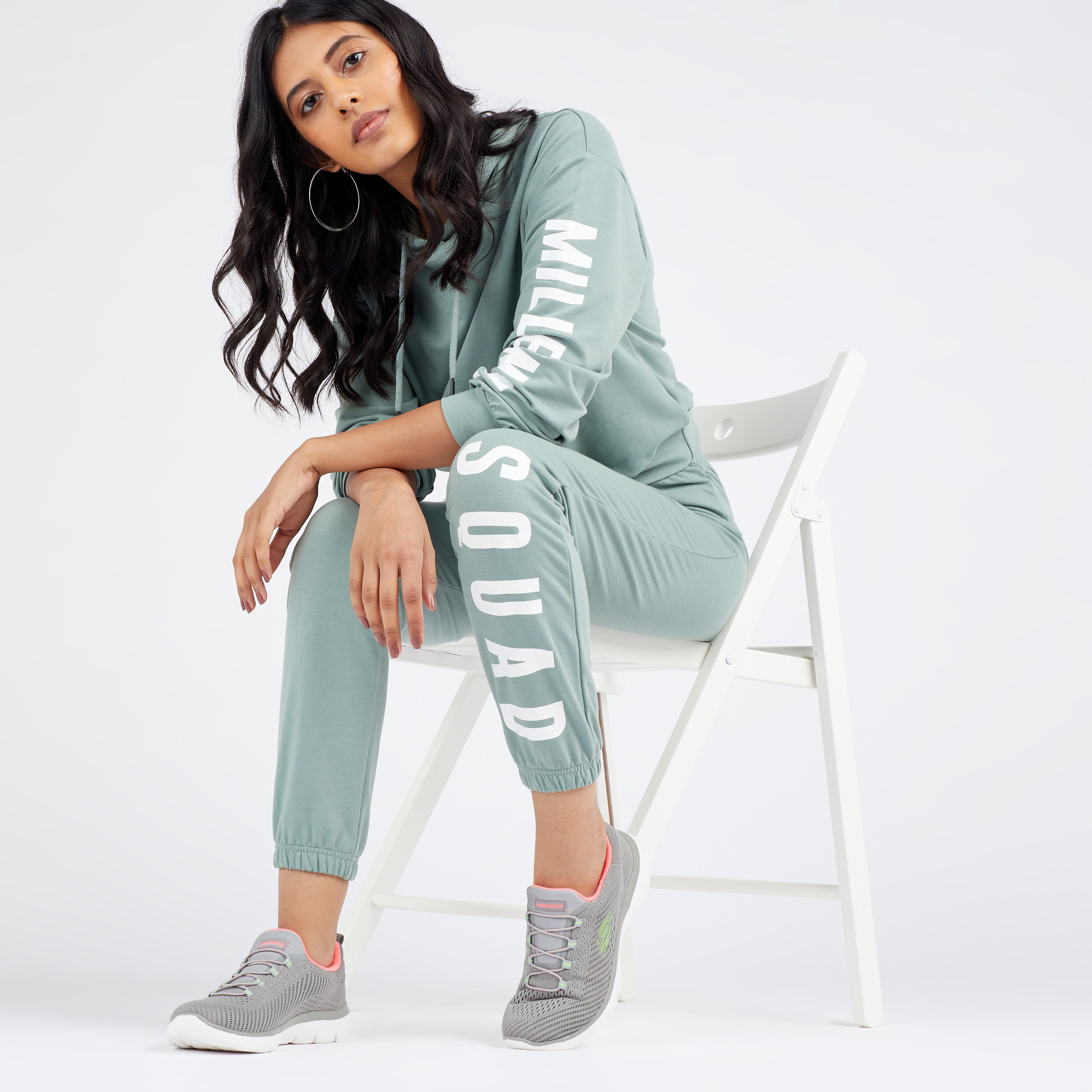 حذاء مشي سهل الارتداء للنساء من سكيتشرز-sports-women-shoes-image-2