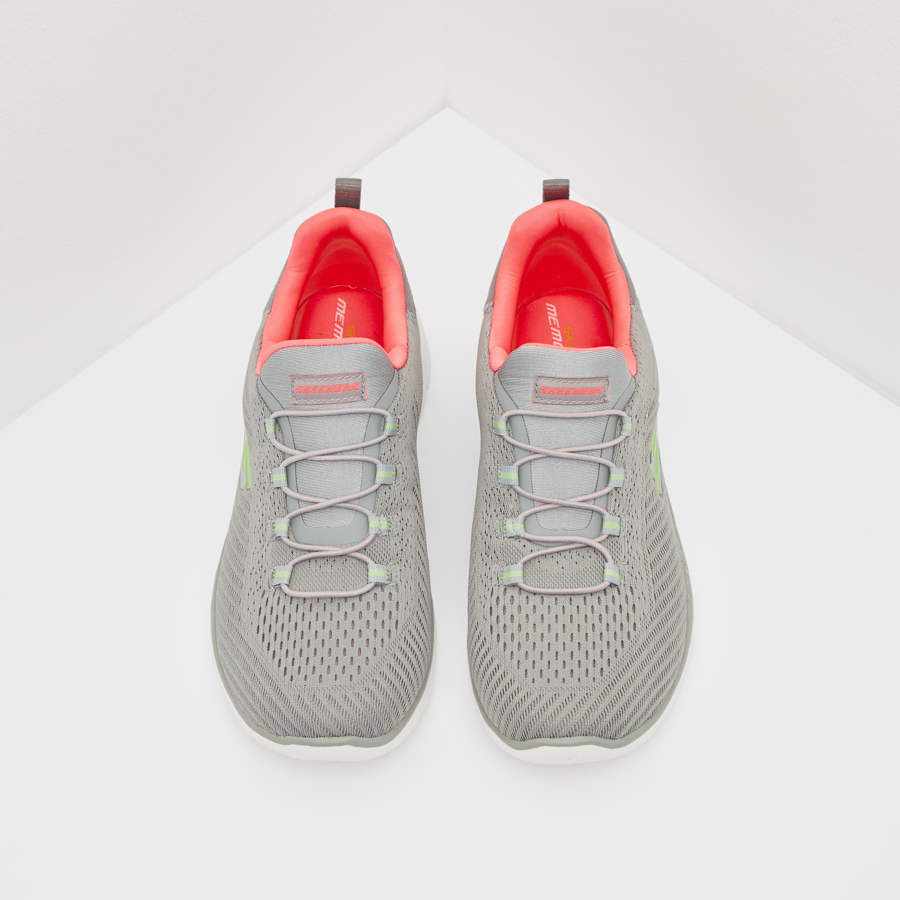 حذاء مشي سهل الارتداء للنساء من سكيتشرز-sports-women-shoes-image-3