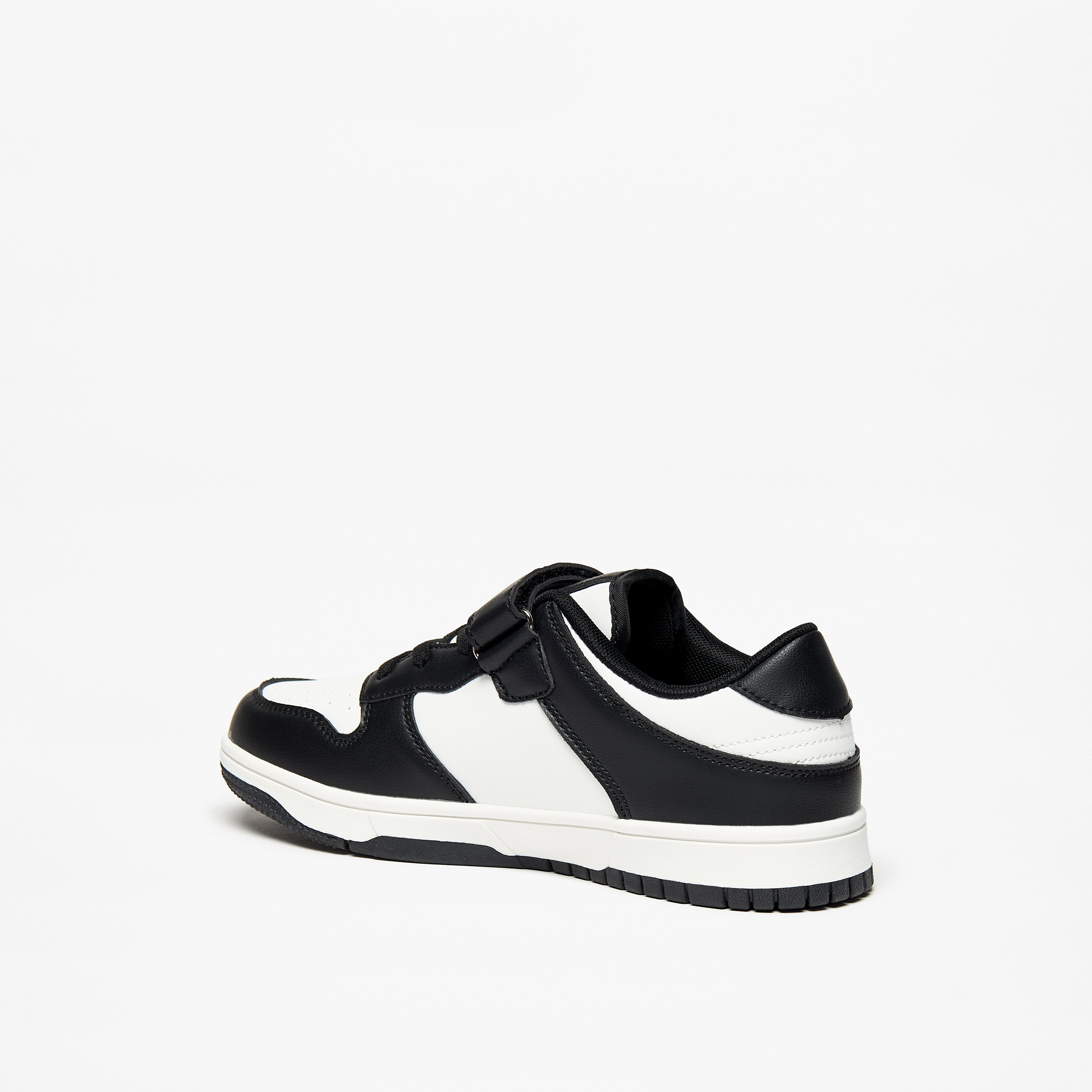 حذاء رياضي متعدد التصاميم بشريط إغلاق لاصق من أوكلان من شو إكسبرس-boys-shoes-sneakers-image-2