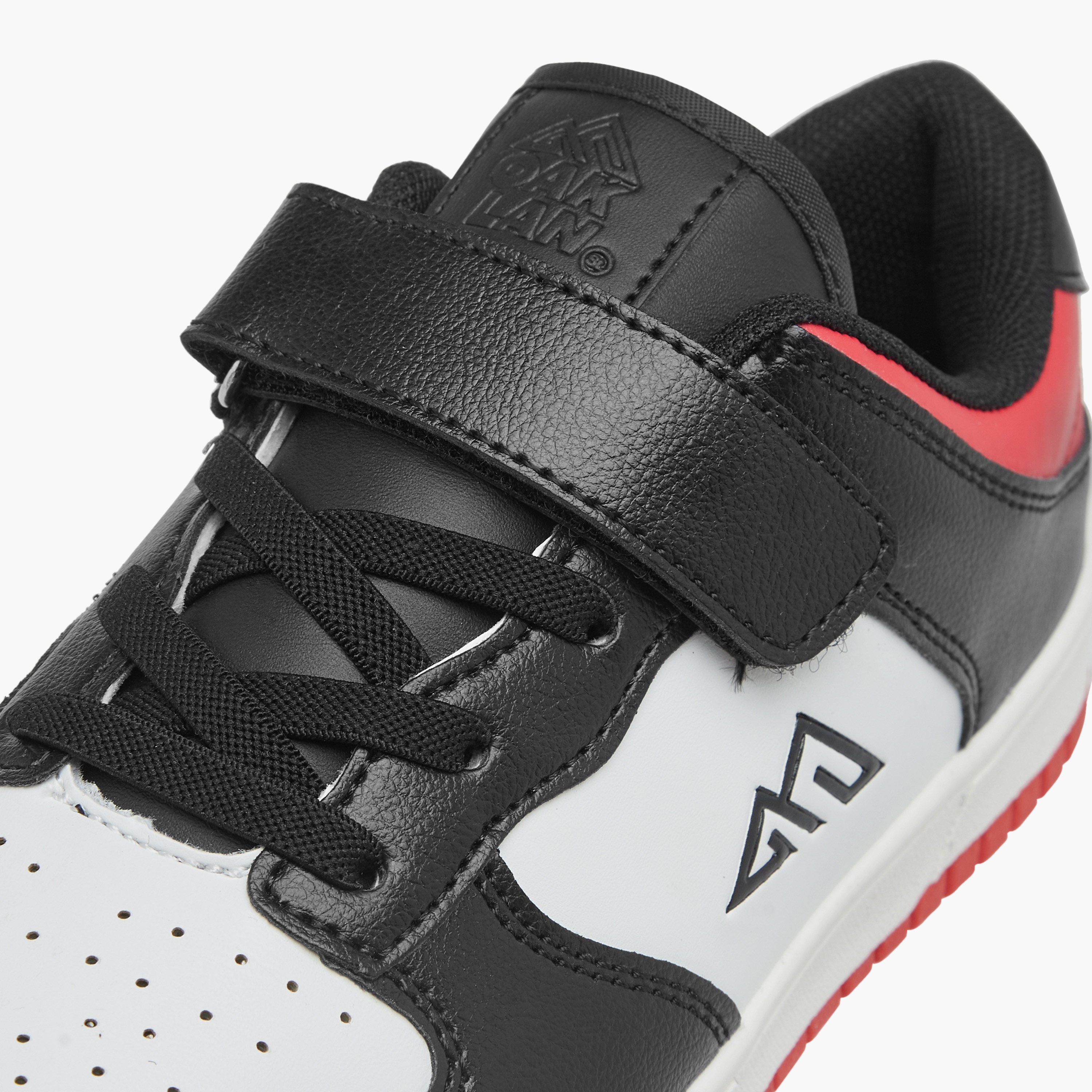 Oaklan by Shoexpress Kids Panelled Sneakers with Hook and Loop Closure-boys-shoes-schoolshoes-image-4