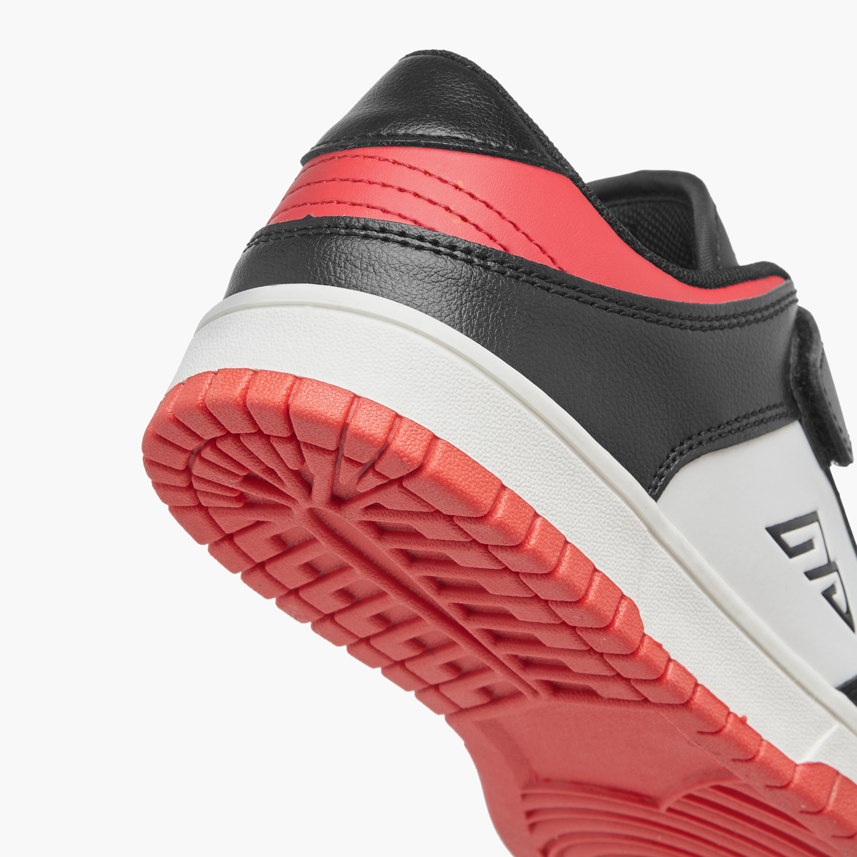 Oaklan by Shoexpress Kids Panelled Sneakers with Hook and Loop Closure-boys-shoes-schoolshoes-image-5