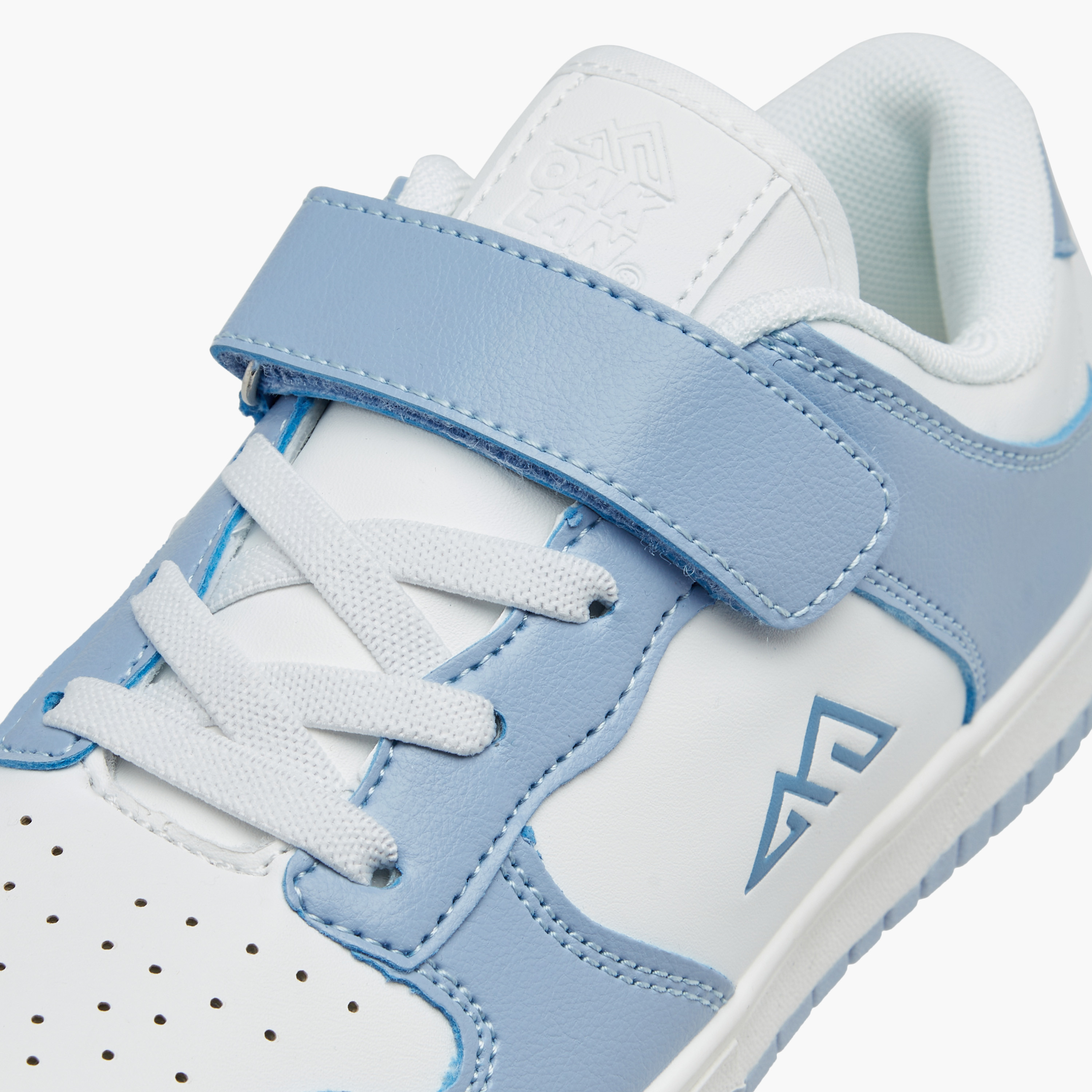 حذاء رياضي متعدد التصاميم بشريط إغلاق لاصق من أوكلان من شو إكسبرس-girls-shoes-sneakers-image-4