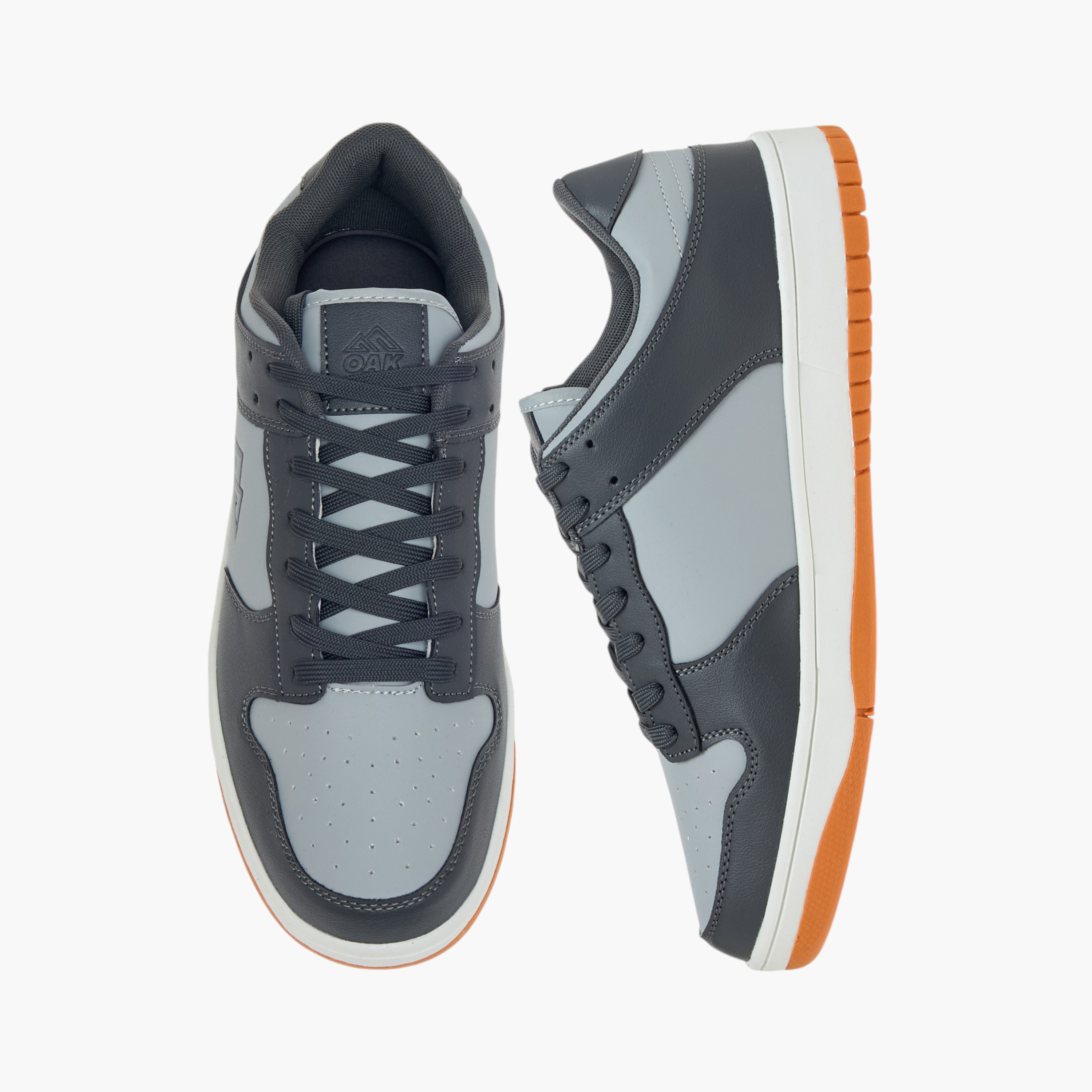 حذاء سنيكرز برباط إغلاق وشعار من أوكلان من شوإكسبريس-men-shoes-sneakers-image-1