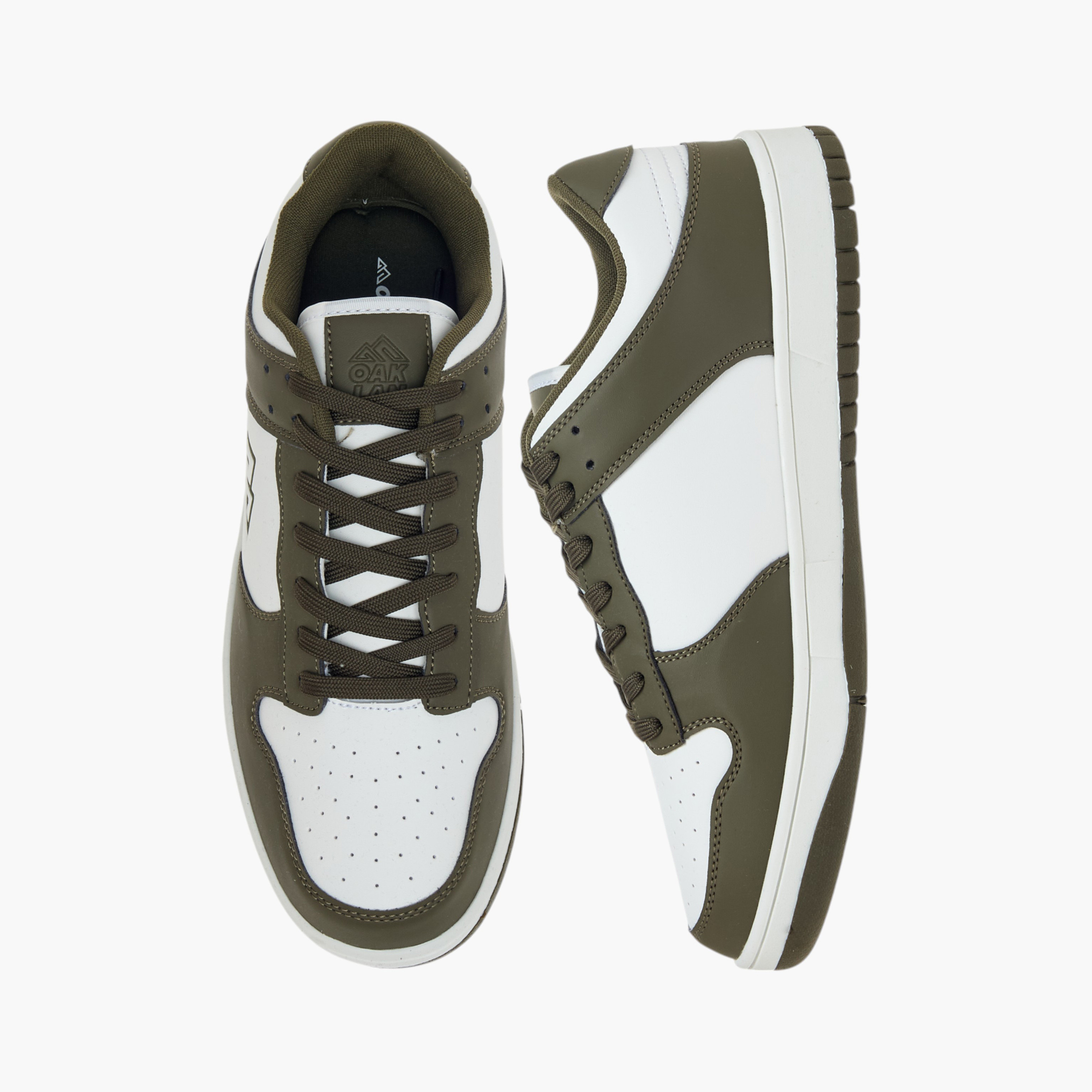 حذاء سنيكرز برباط إغلاق وشعار من أوكلان من شوإكسبريس-men-shoes-sneakers-image-1