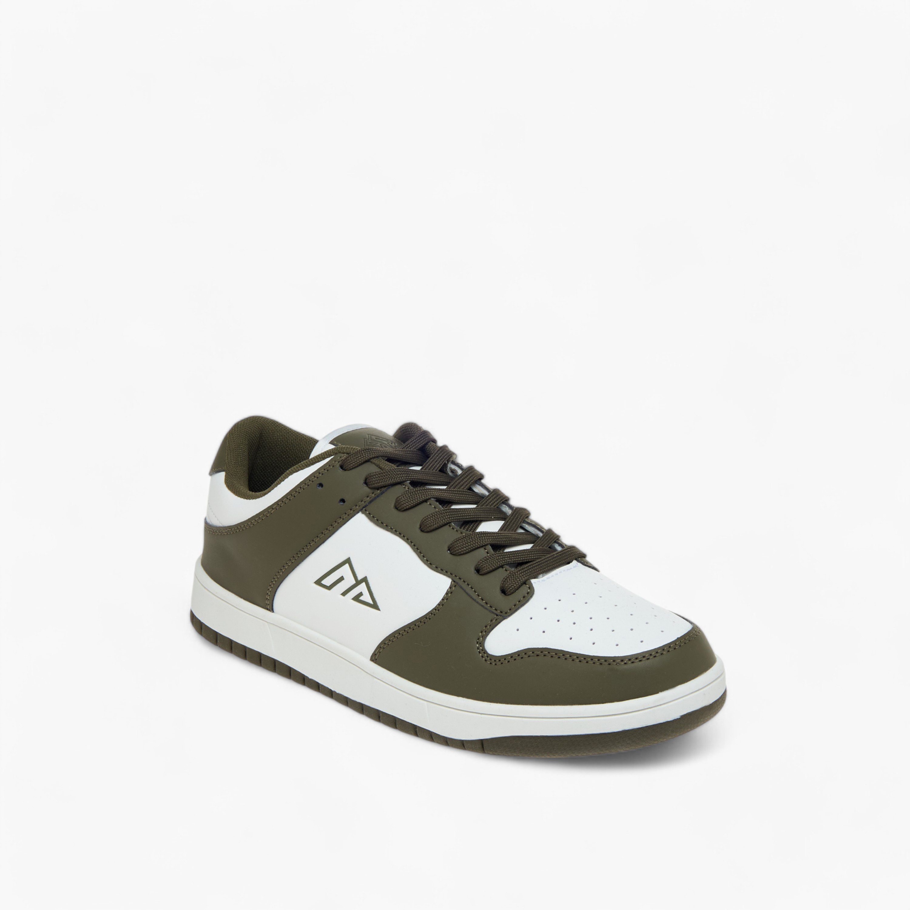 حذاء سنيكرز برباط إغلاق وشعار من أوكلان من شوإكسبريس-men-shoes-sneakers-image-2