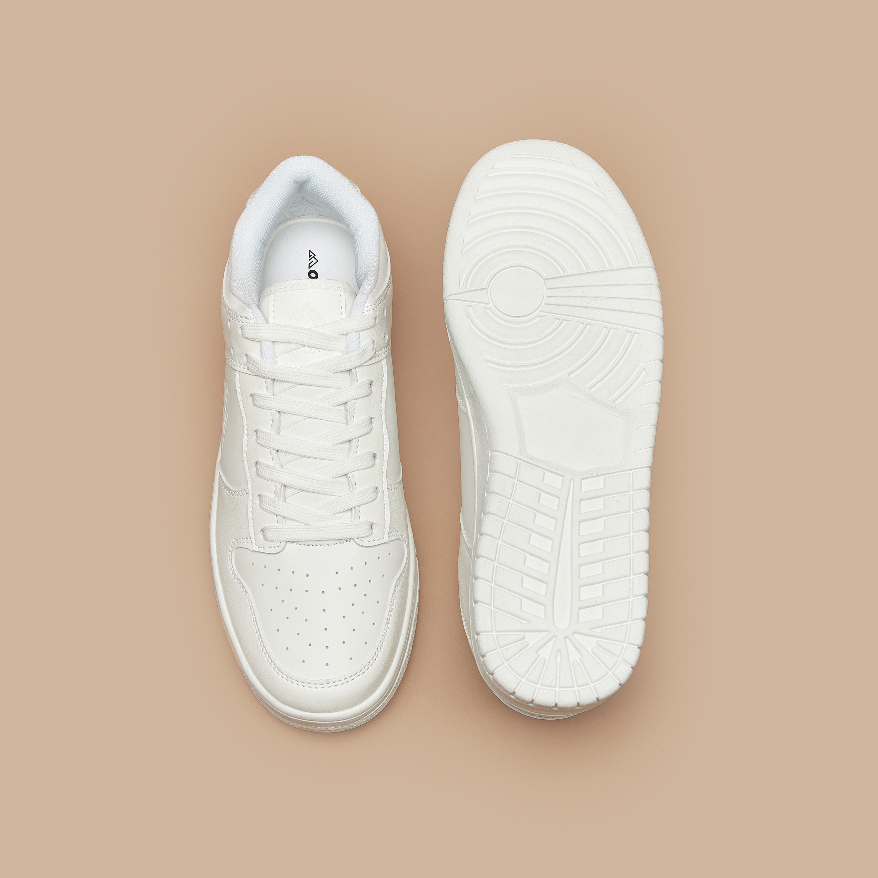 حذاء سنيكرز برباط إغلاق بارز الملمس من أوكلان من شوإكسيبريس-women-shoes-sneakers-image-4
