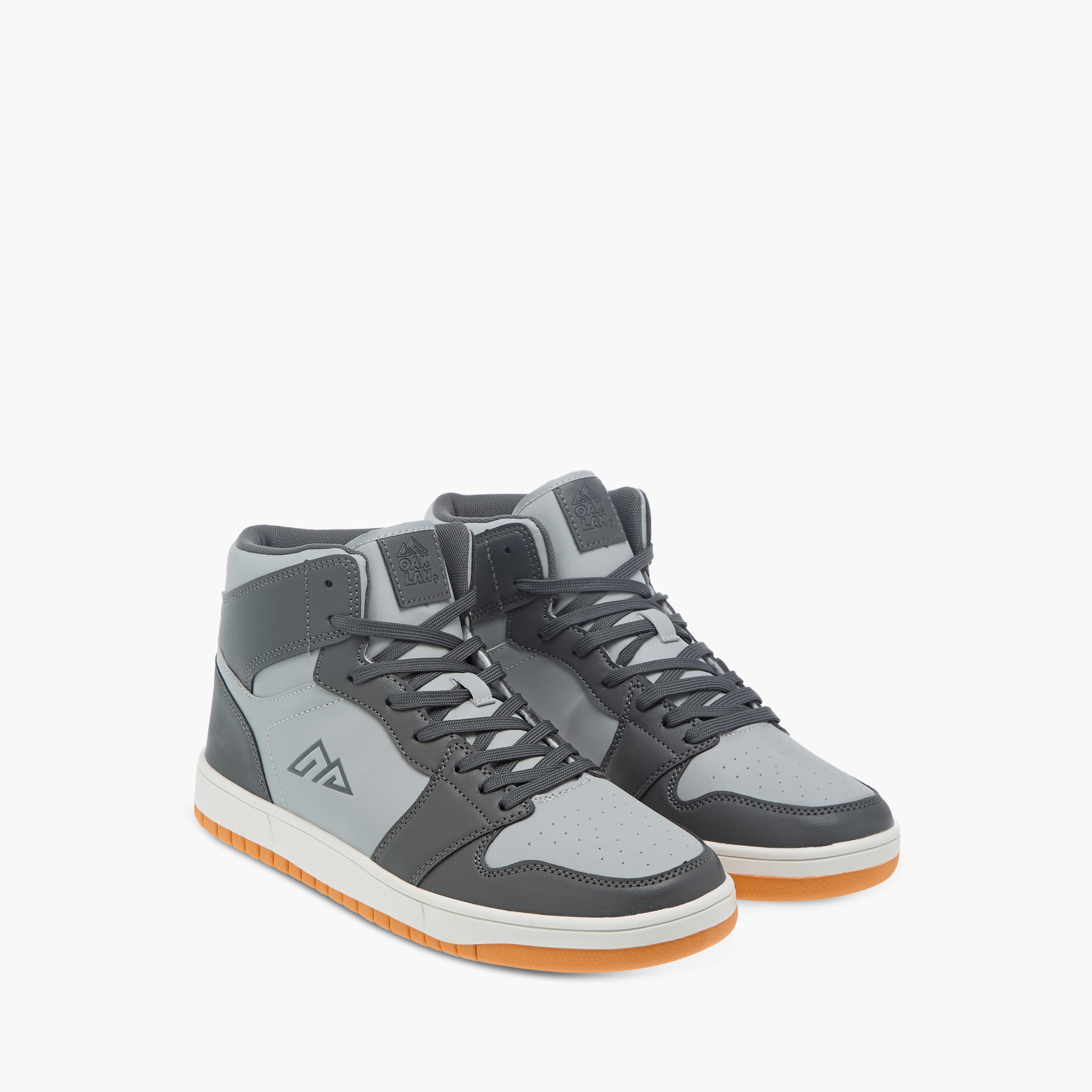 حذاء سنيكرز بألواح ورقبة مرتفعة ورباط إغلاق من أوكلانمن شو إكسبريس-men-shoes-sneakers-image-1