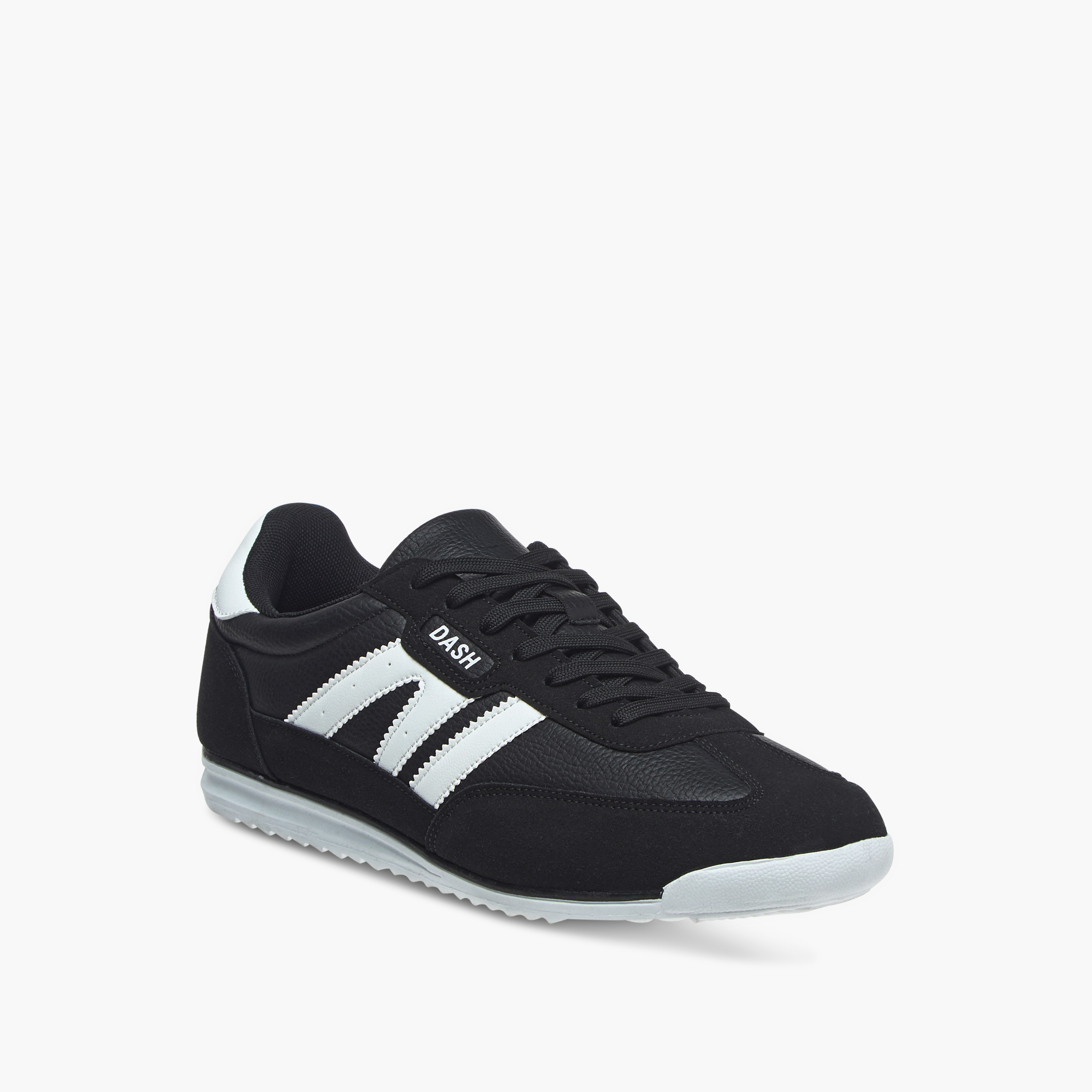 حذاء سنيكرز برباط إغلاق وتفاصيل الشعار من داش-men-shoes-sneakers-image-2