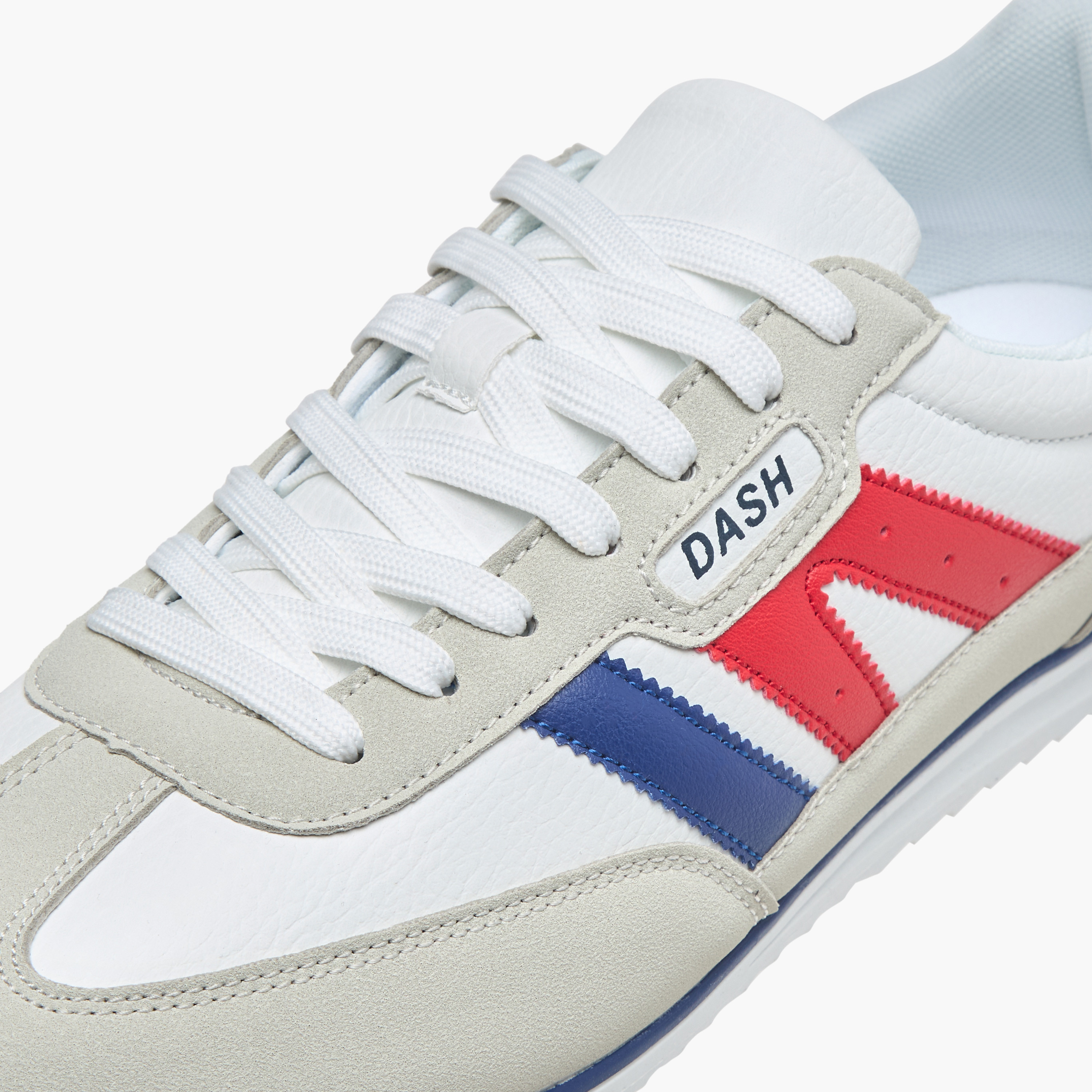 حذاء سنيكرز برباط إغلاق وتفاصيل الشعار من داش-men-shoes-sneakers-image-4