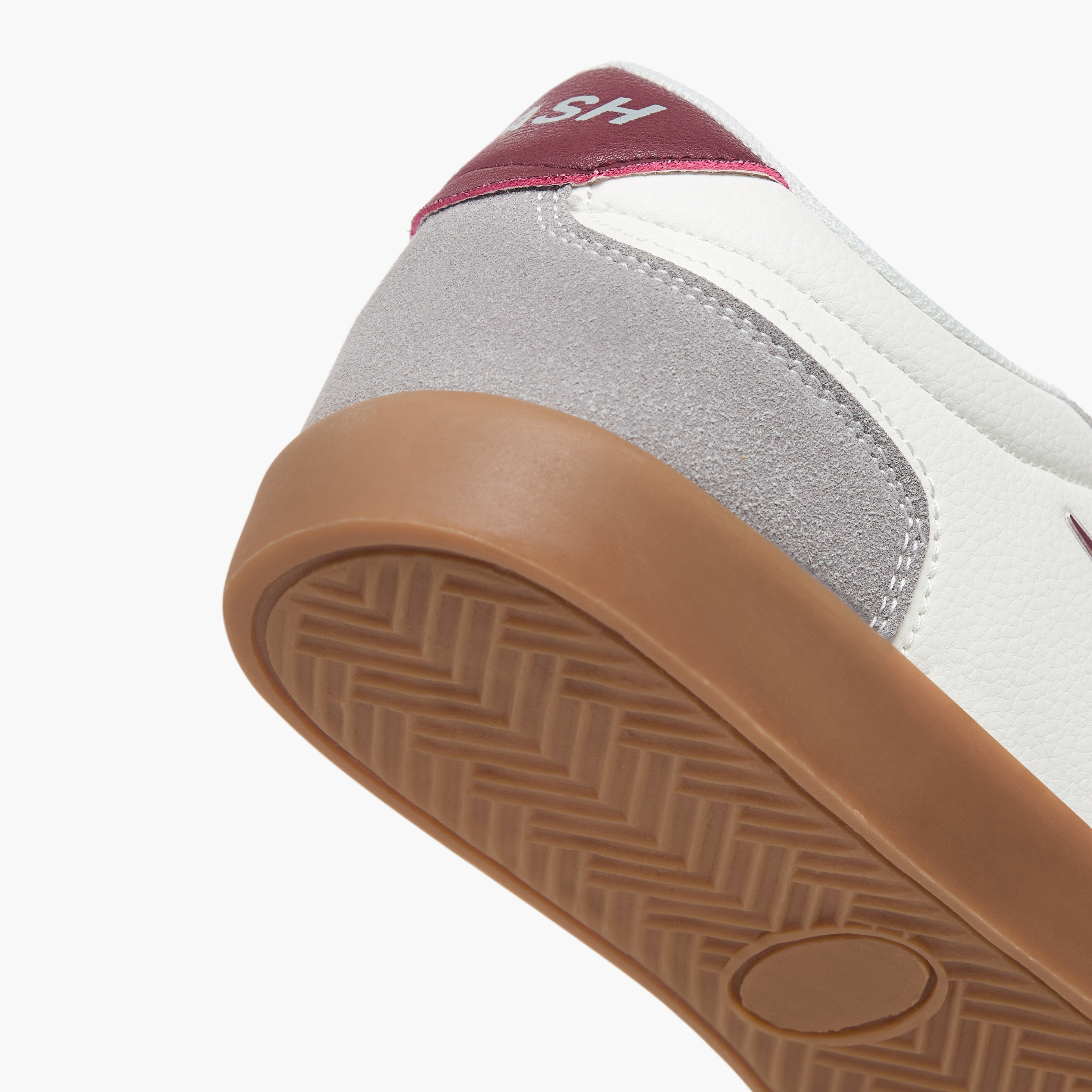 حذاء سنيكرز برباط إغلاق وتفاصيل شعار من داش-women-shoes-sneakers-image-5
