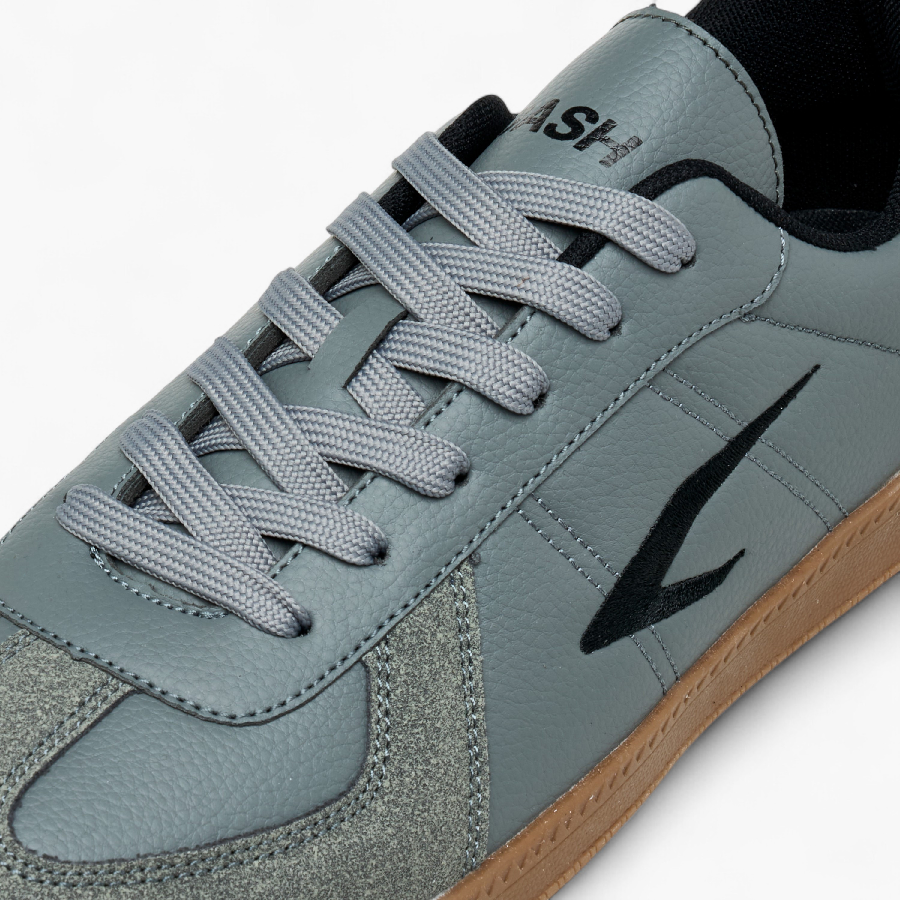 حذاء رياضي برباط إغلاق من داش-sports-men-shoes-image-4