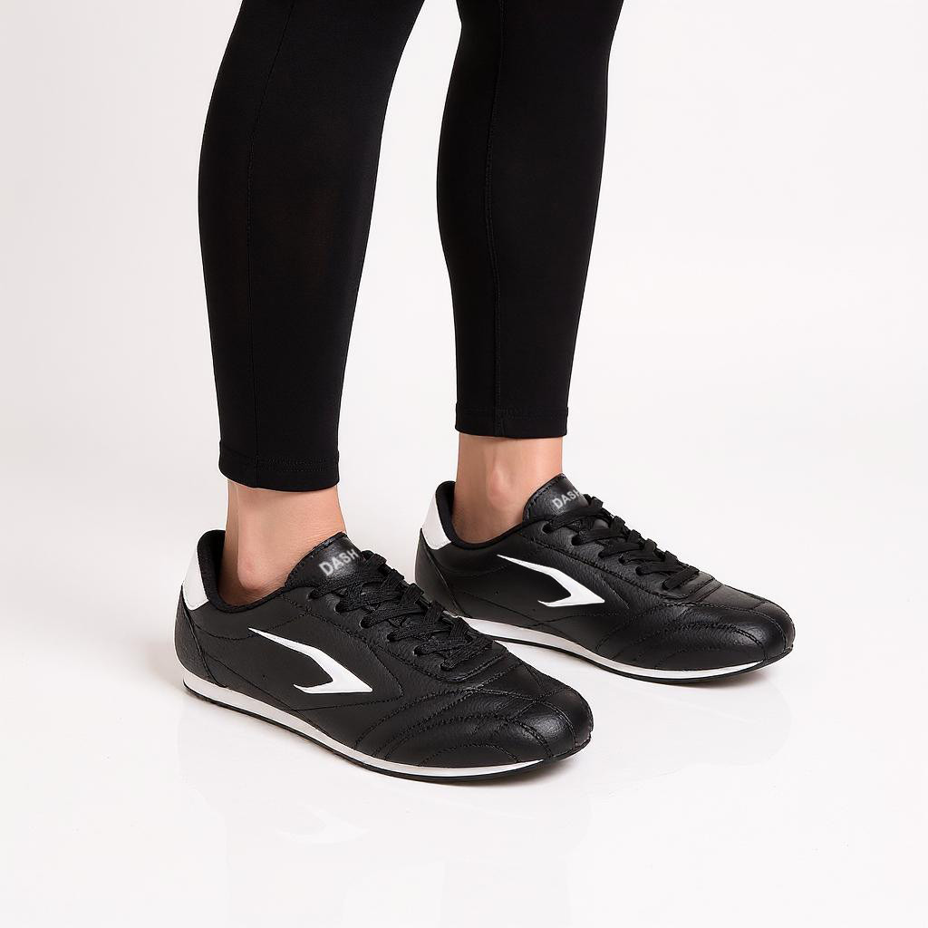 حذاء سنيكرز برباط إغلاق وتفاصيل مغرزة من داش-women-shoes-sneakers-image-2
