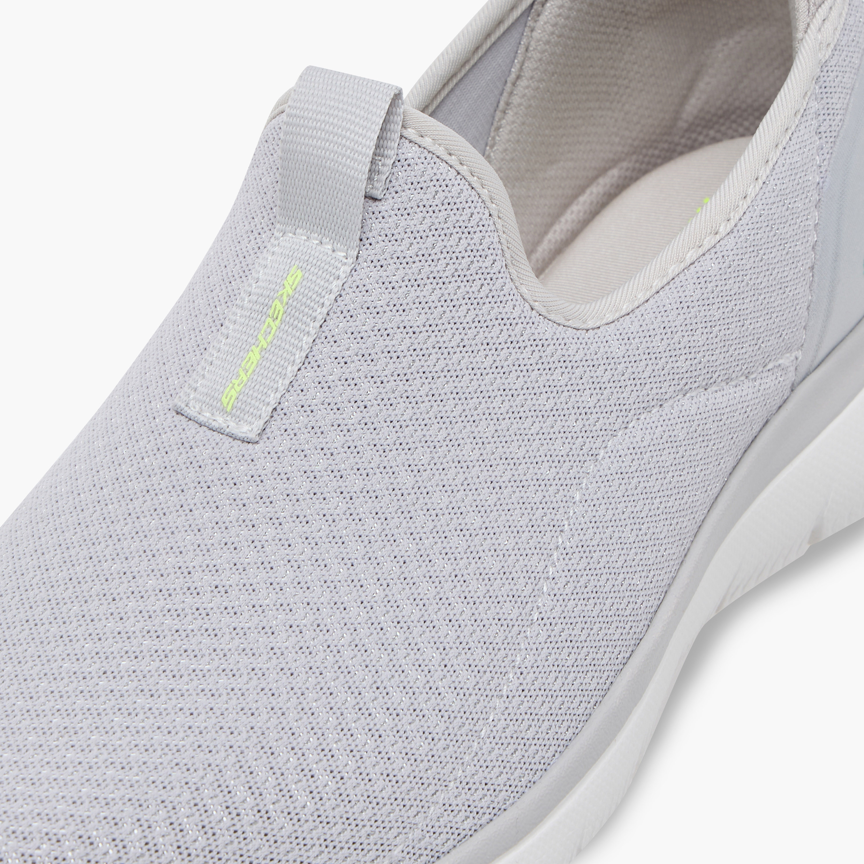 حذاء رياضي نسائي من Skechers سهل الارتداء عند الكاحل المنخفض 150270 | عمر الفاروق-sports-women-shoes-image-4
