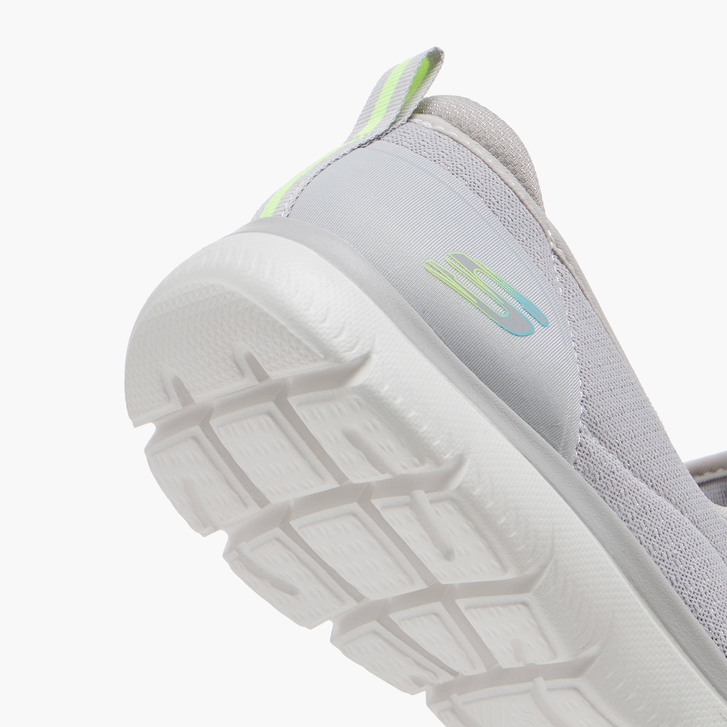 حذاء رياضي نسائي من Skechers سهل الارتداء عند الكاحل المنخفض 150270 | عمر الفاروق-sports-women-shoes-image-5