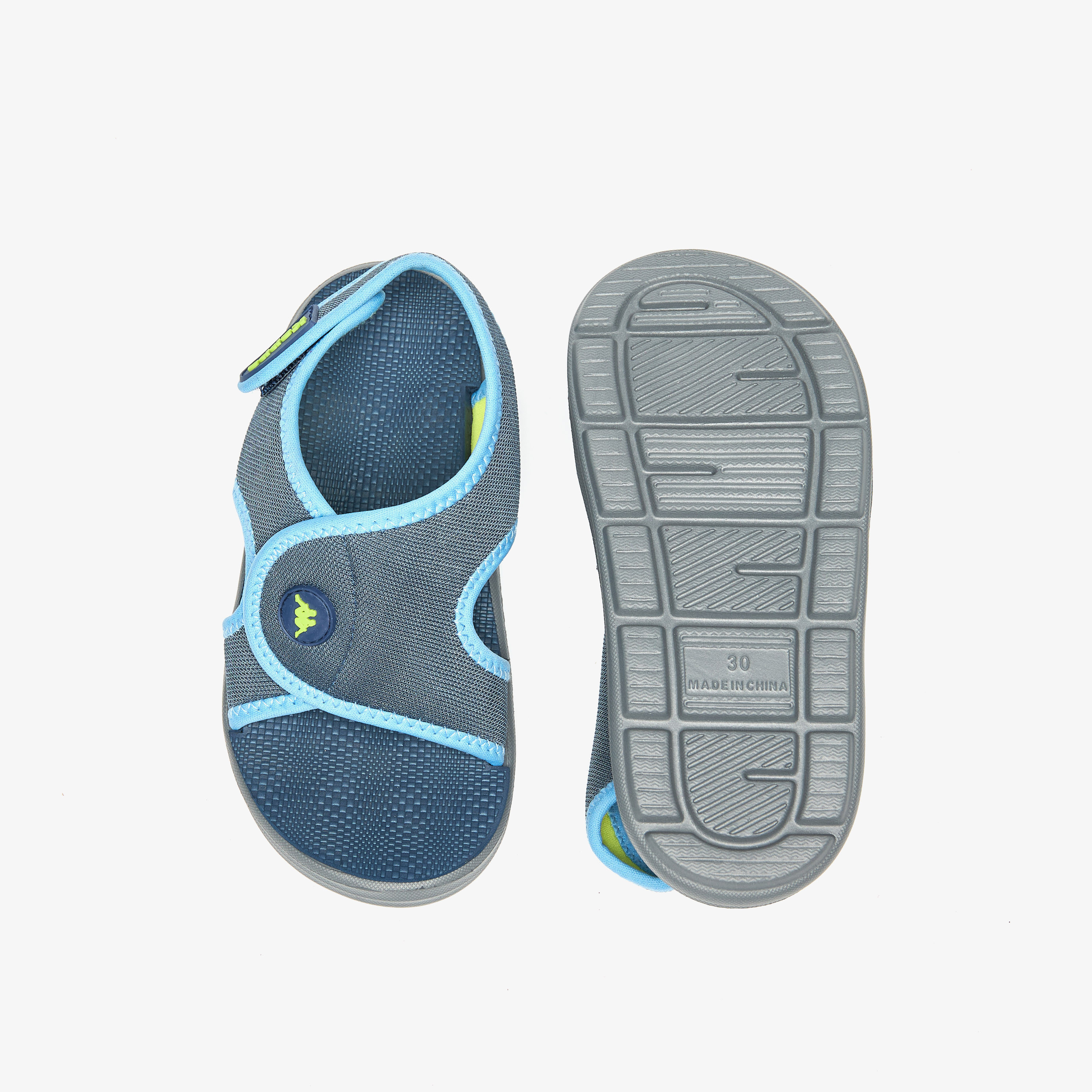 صندل خفيف الوزن بحزام إغلاق خلفي وتفاصيل الشعار للأولاد من كابا-boys-shoes-sandals-image-4