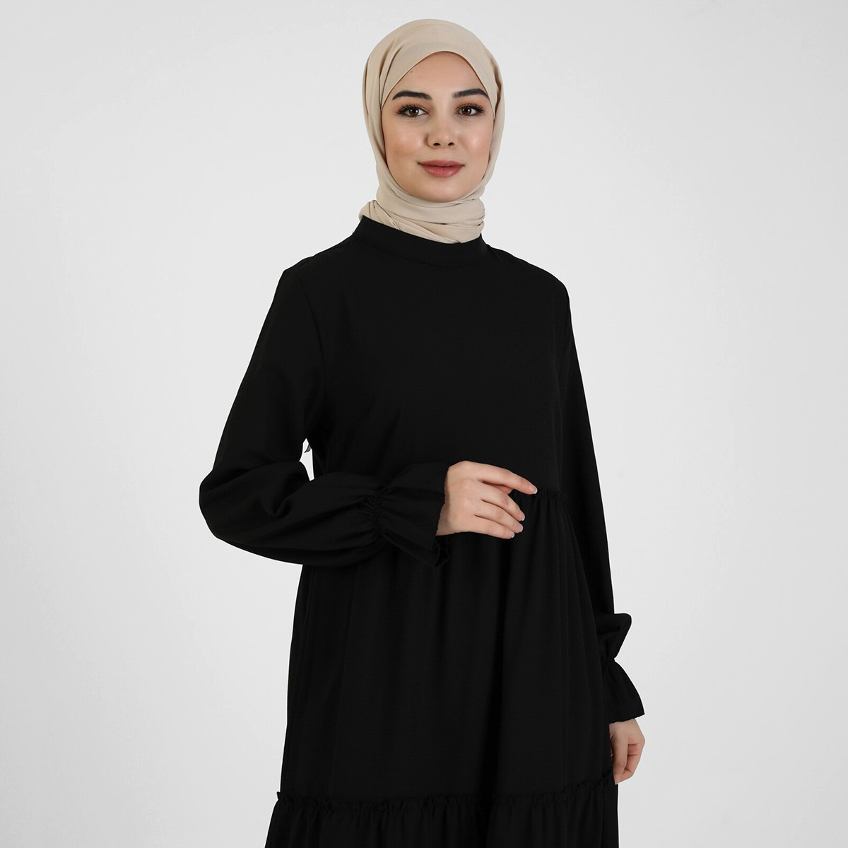  فستان ماكسي نسائي من مودانيسا بلون أسود سادة بسحاب خلفي وياقة عالية-women-clothing-dresses-image-4